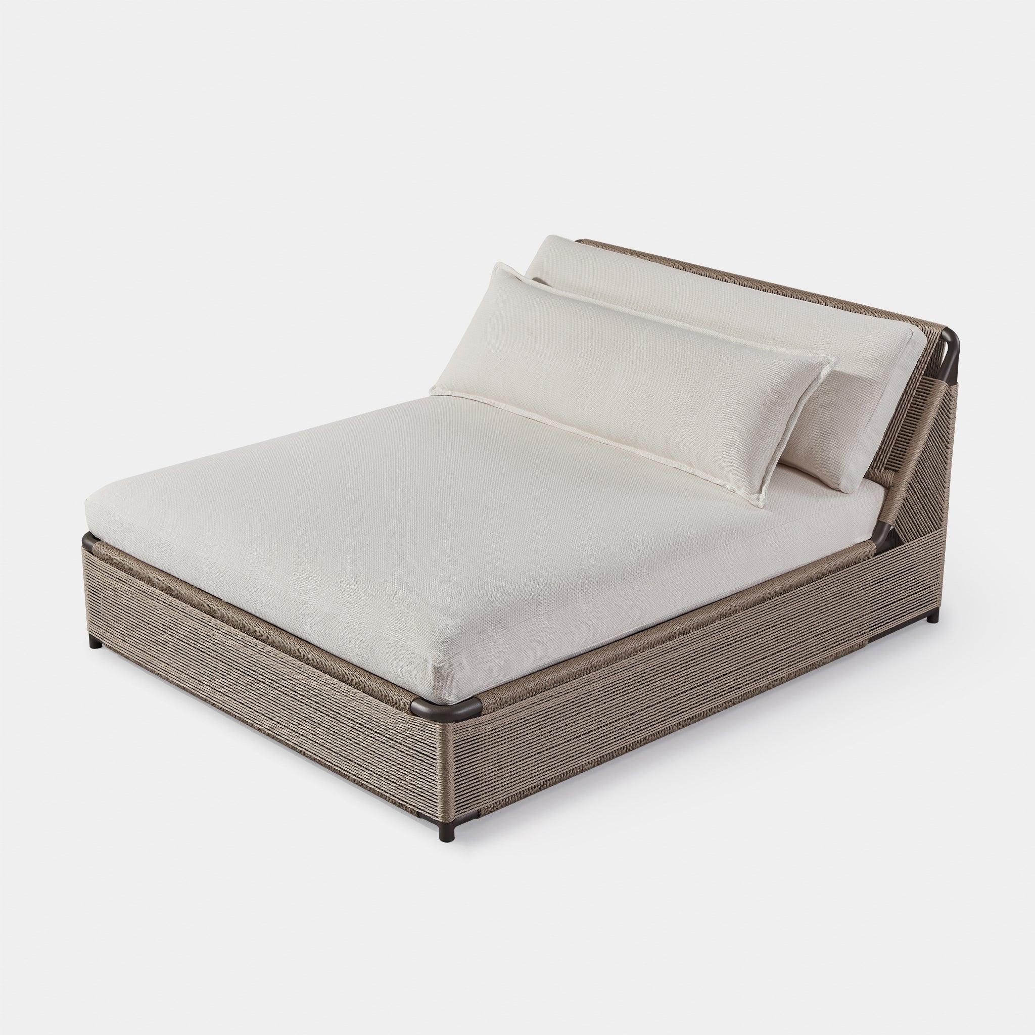 Harbour Formentera Daybed - Aluminum Bronze, Riviera Ivory, Twisted Rope Dune