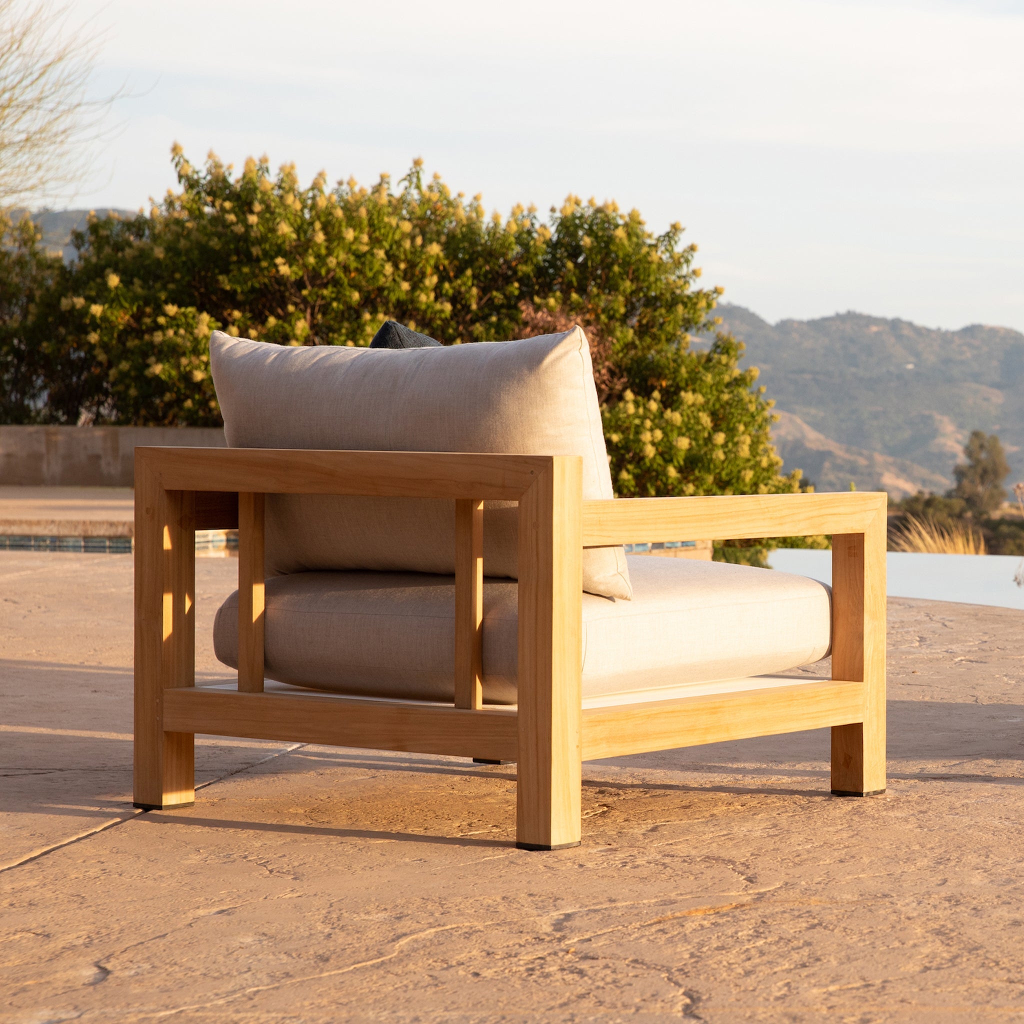 Harbour Pacific Lounge Chair - Teak Natural, Lisos Grafito, Batyline Silver