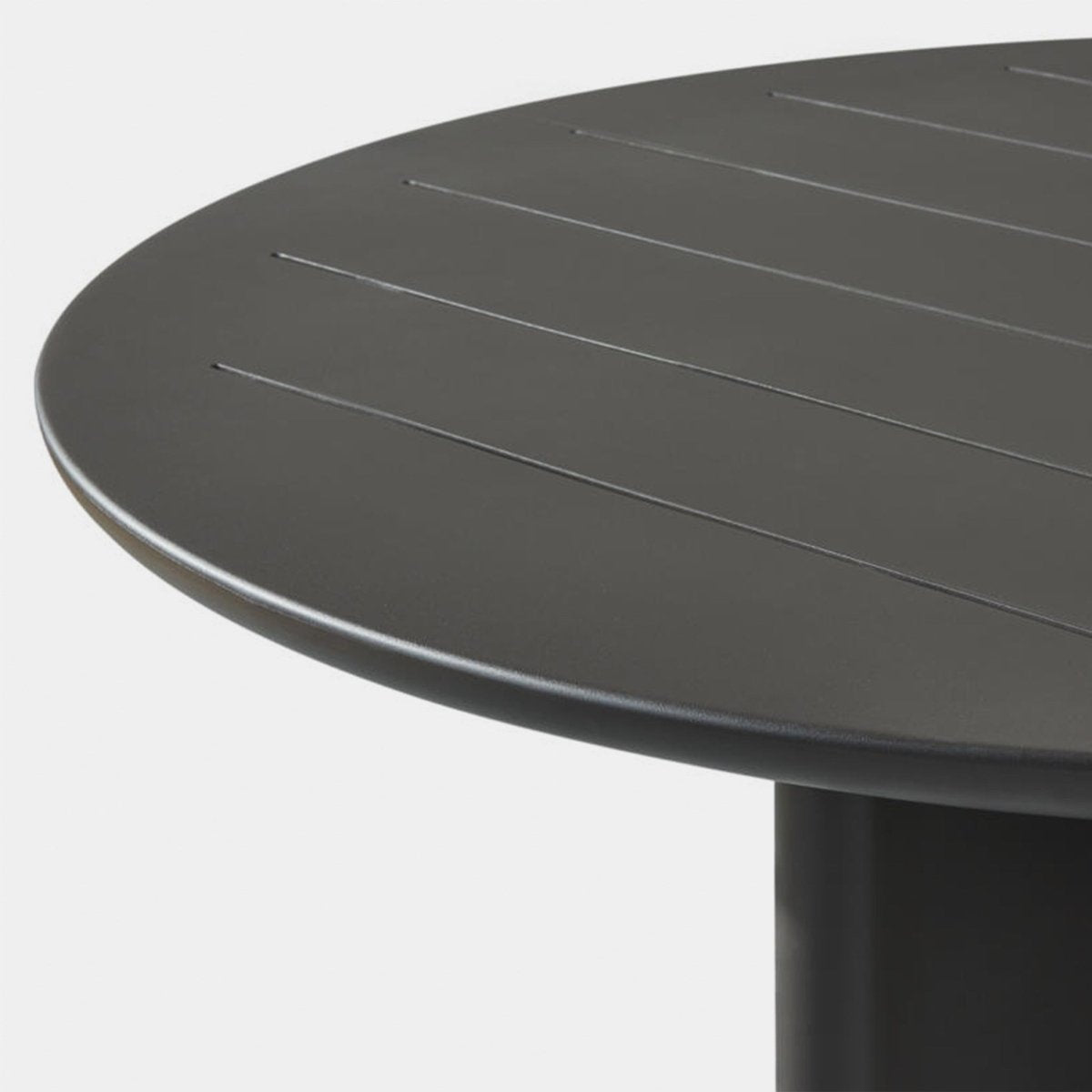 Harbour Victoria Slatted Round Dining Table 60" - Aluminum Asteroid