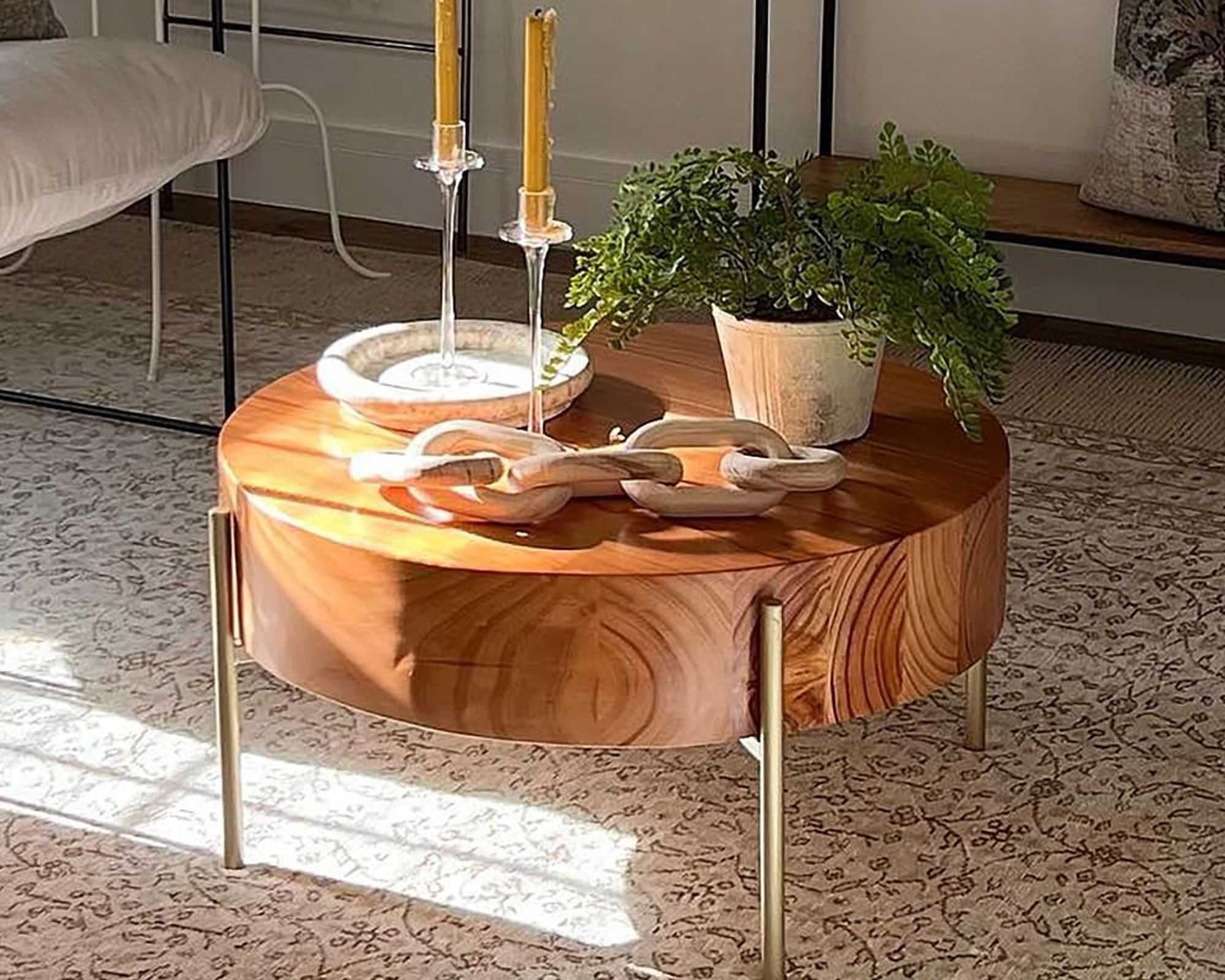 HMR - Retro Round Coffee Table with Metal Legs in Wood