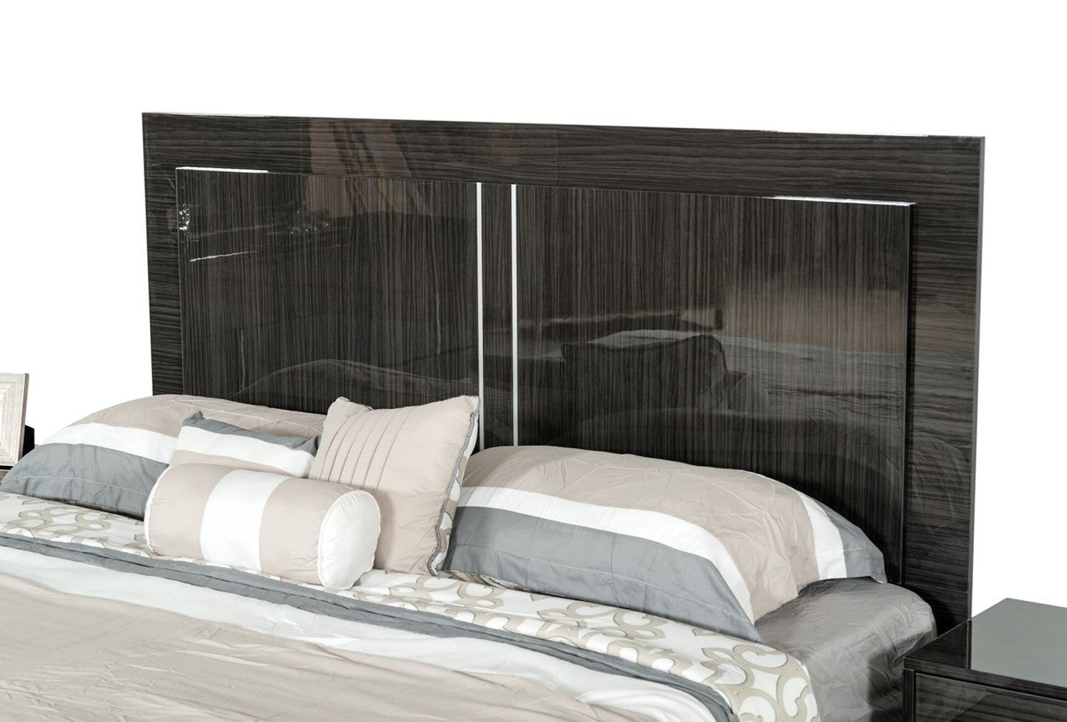 Jubilee - Axman Modern Bed