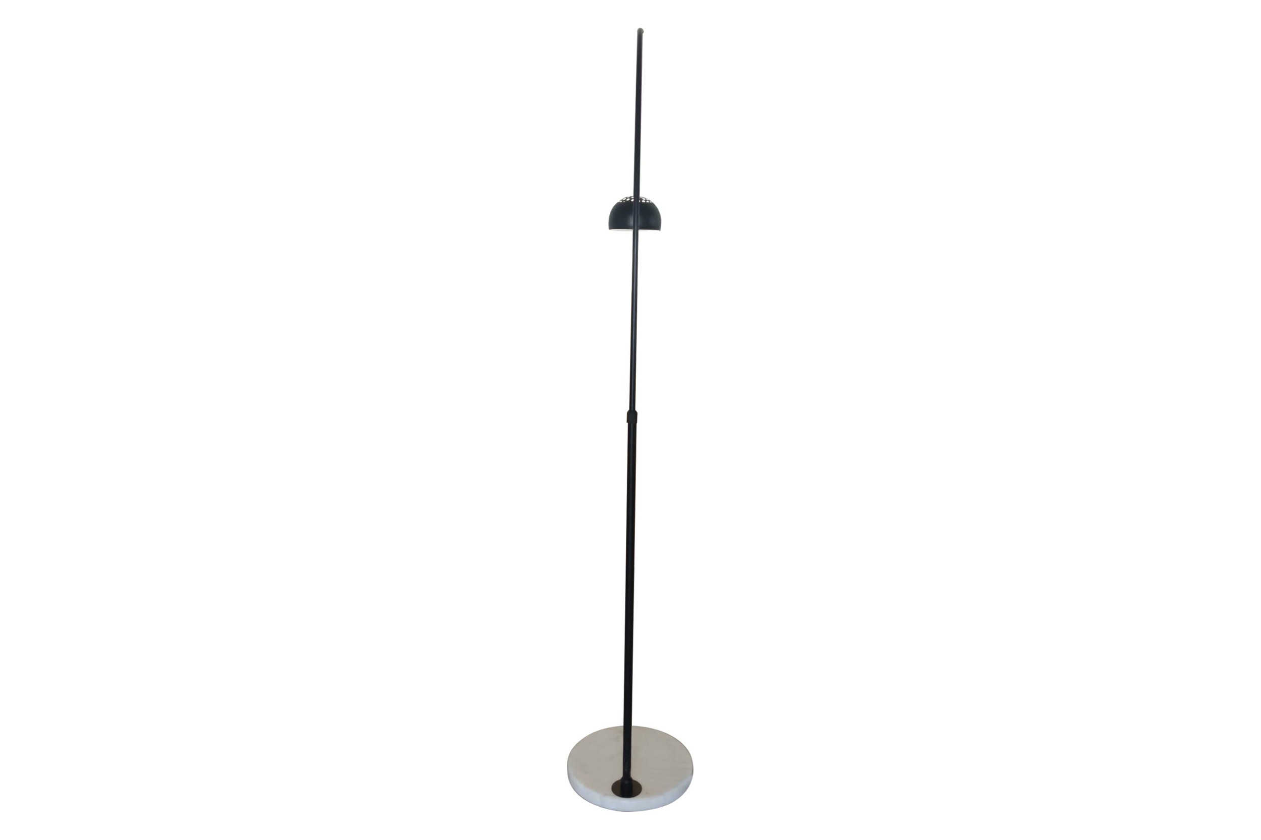 LeisureMod Arco Modern Arched Floor Lamp with White Round Marble Base - Black