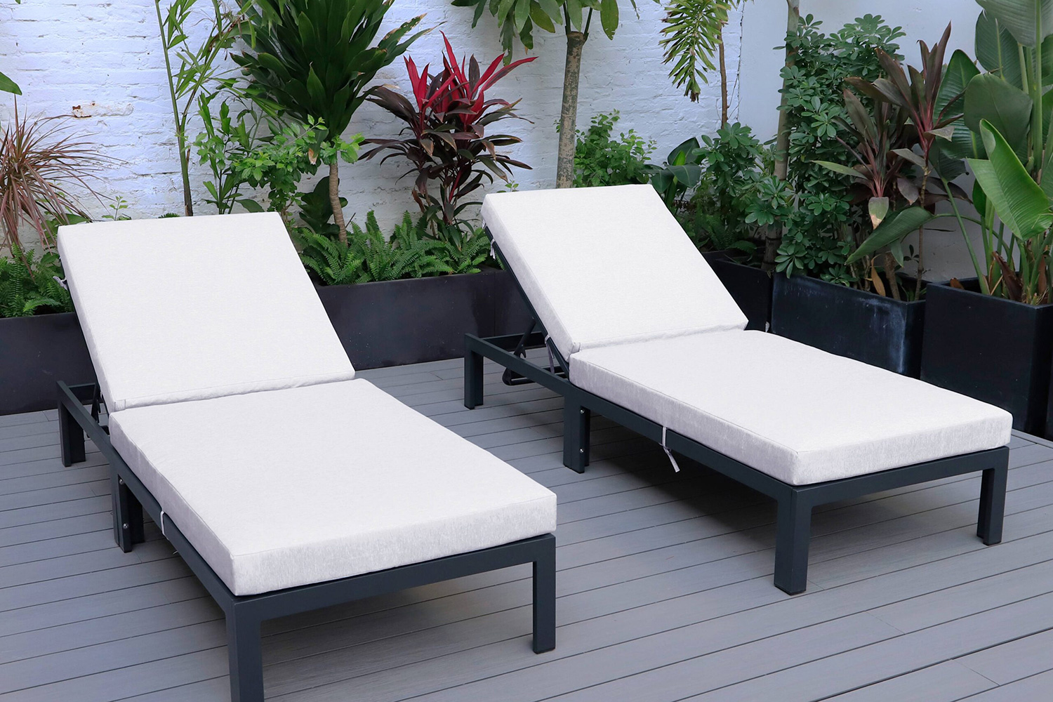 LeisureMod Chelsea Modern Outdoor Black Chaise Lounge Chair with Cushions (Set Of 2) - Light Gray