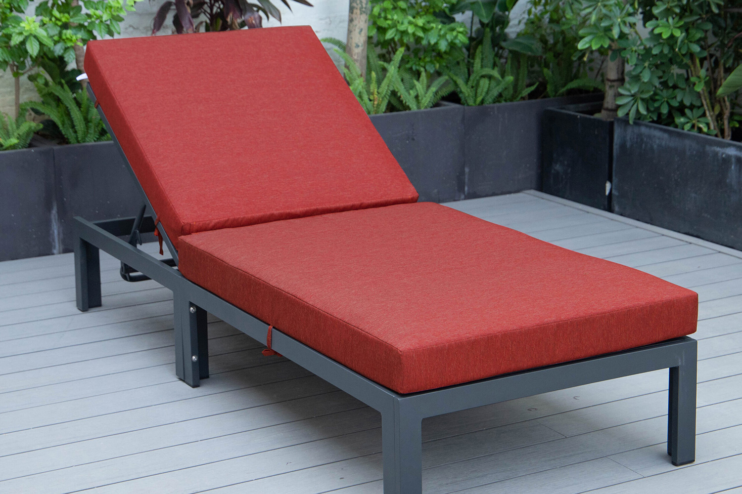 LeisureMod Chelsea Modern Outdoor Black Chaise Lounge Chair with Cushions - Red