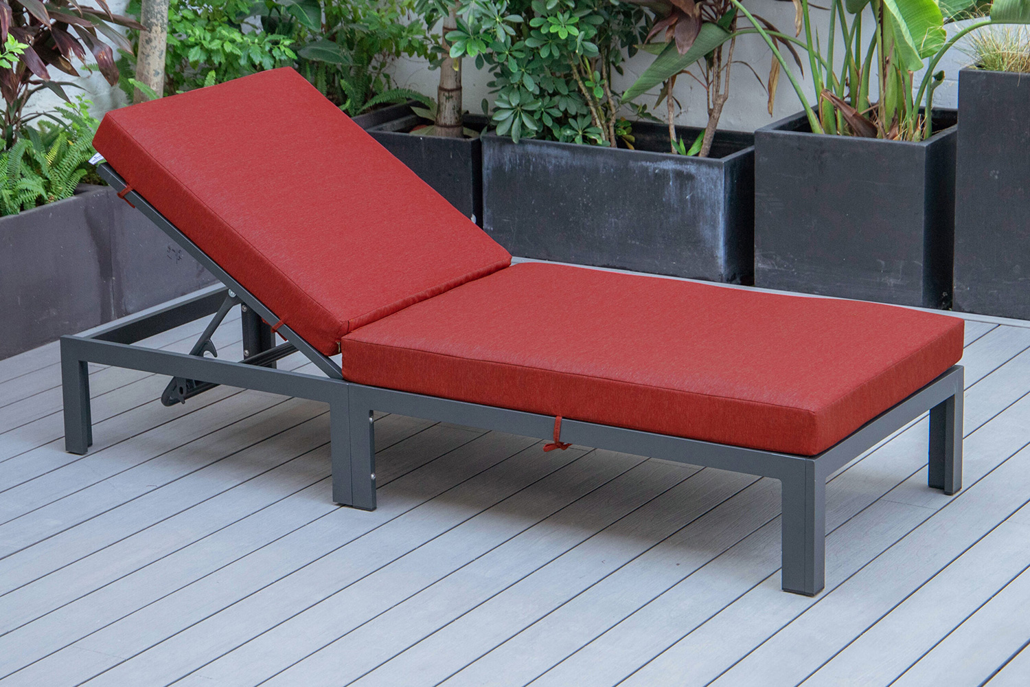 LeisureMod Chelsea Modern Outdoor Black Chaise Lounge Chair with Cushions - Red