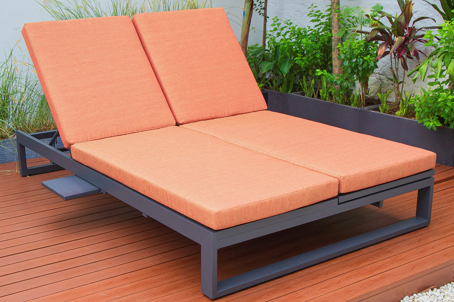 LeisureMod Chelsea Convertible Double Chaise Lounge Chair and Sofa with Cushions - Orange, Black