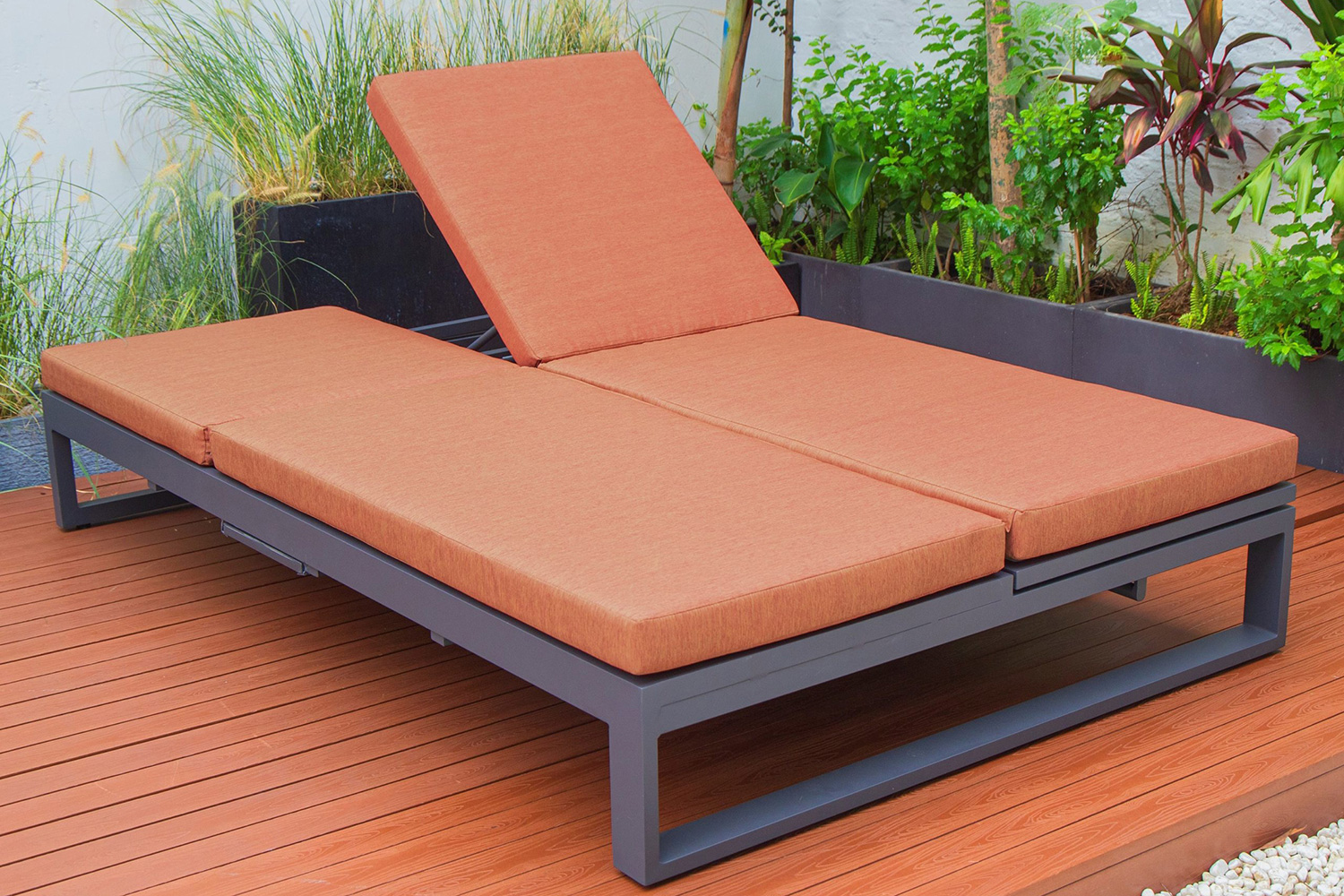 LeisureMod Chelsea Convertible Double Chaise Lounge Chair and Sofa with Cushions - Orange, Black