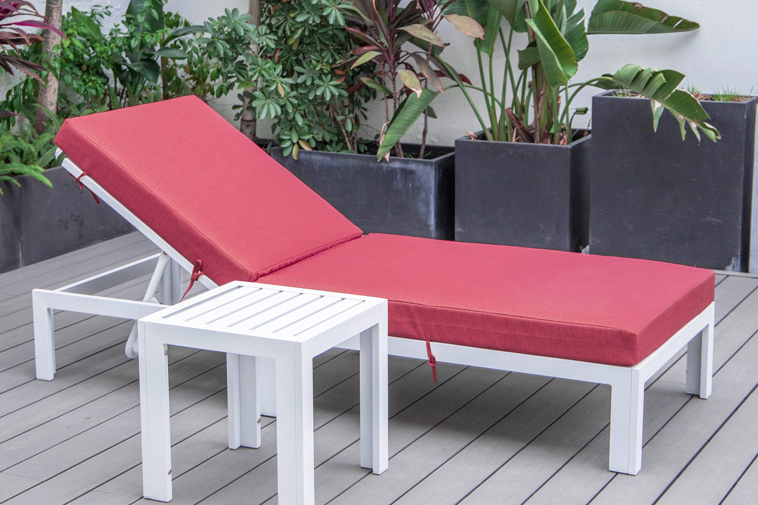 LeisureMod Chelsea Modern Outdoor White Chaise Lounge Chair with Side Table and Cushions - Red