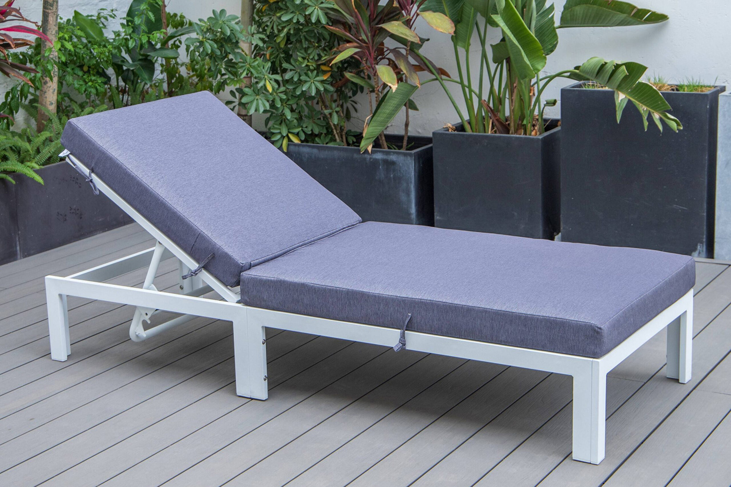 LeisureMod Chelsea Modern Outdoor White Chaise Lounge Chair with Cushions - Blue