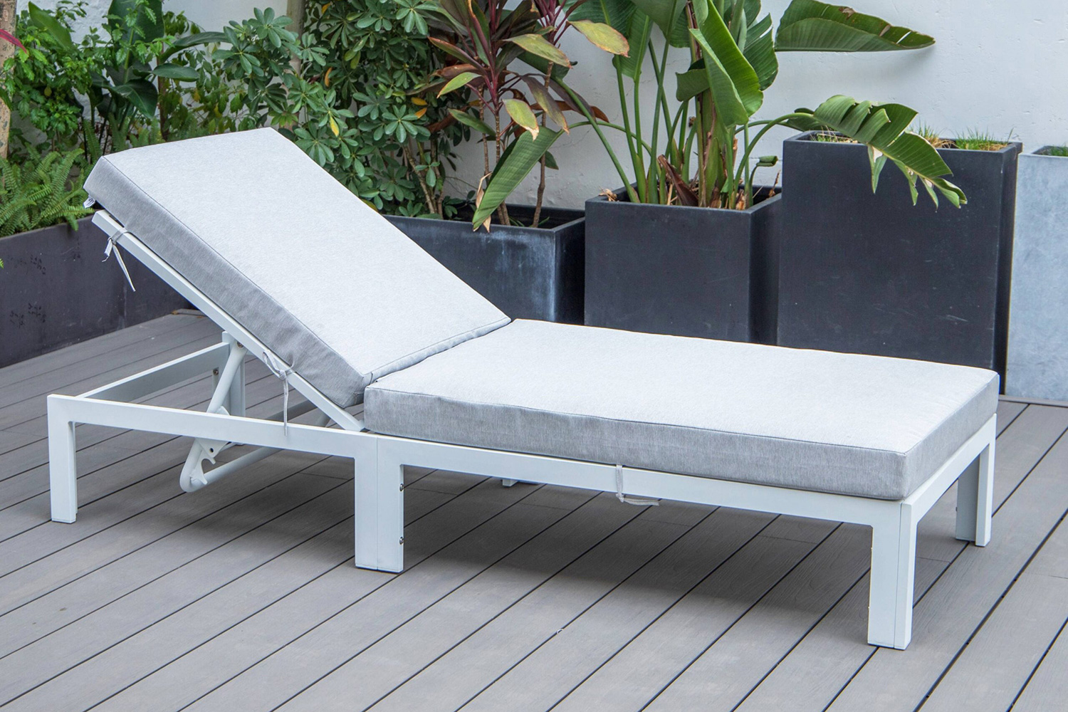 LeisureMod Chelsea Modern Outdoor White Chaise Lounge Chair with Cushions - Light Gray