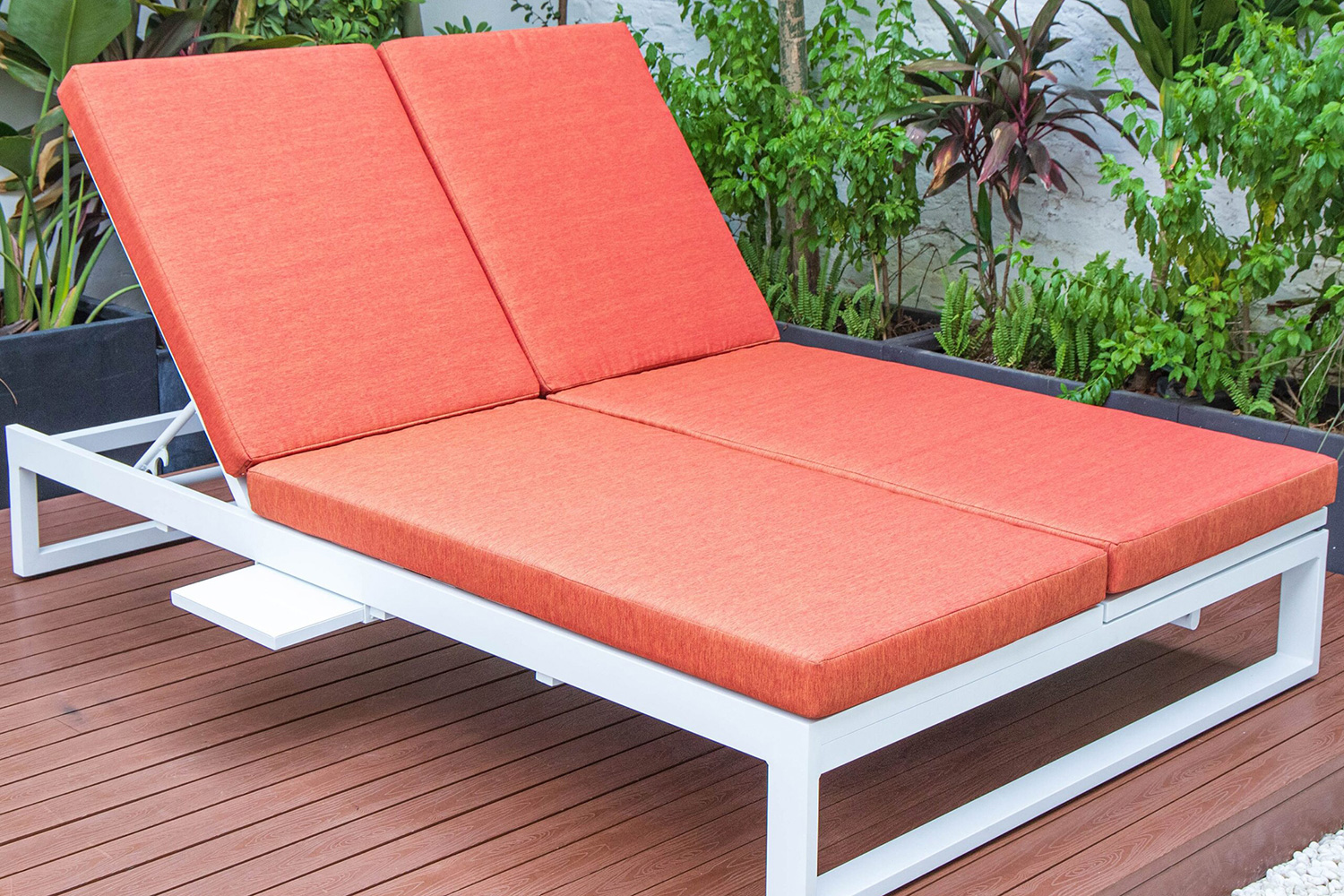 LeisureMod Chelsea Convertible Double Chaise Lounge Chair and Sofa with Cushions - Orange, White