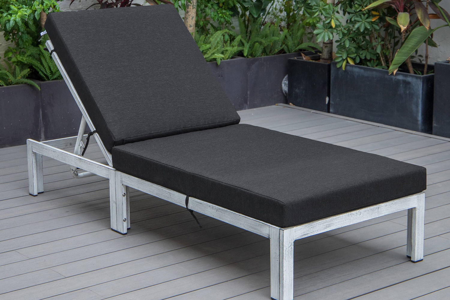 LeisureMod Chelsea Modern Outdoor Weathered Gray Chaise Lounge Chair with Cushions - Black