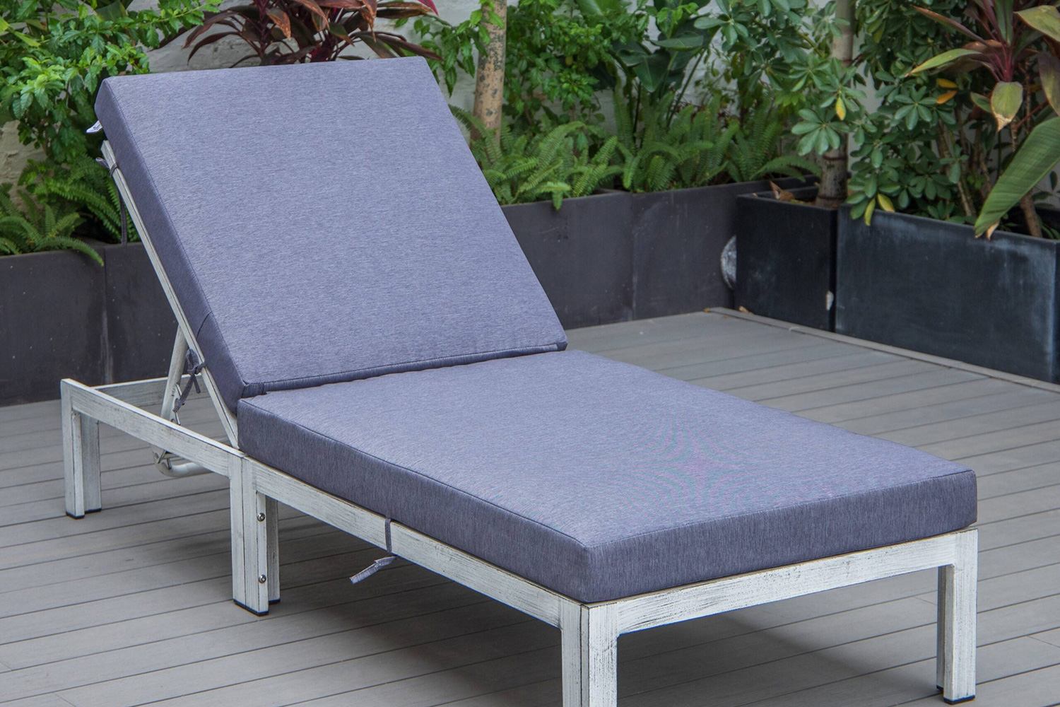 LeisureMod Chelsea Modern Outdoor Weathered Gray Chaise Lounge Chair with Cushions - Blue