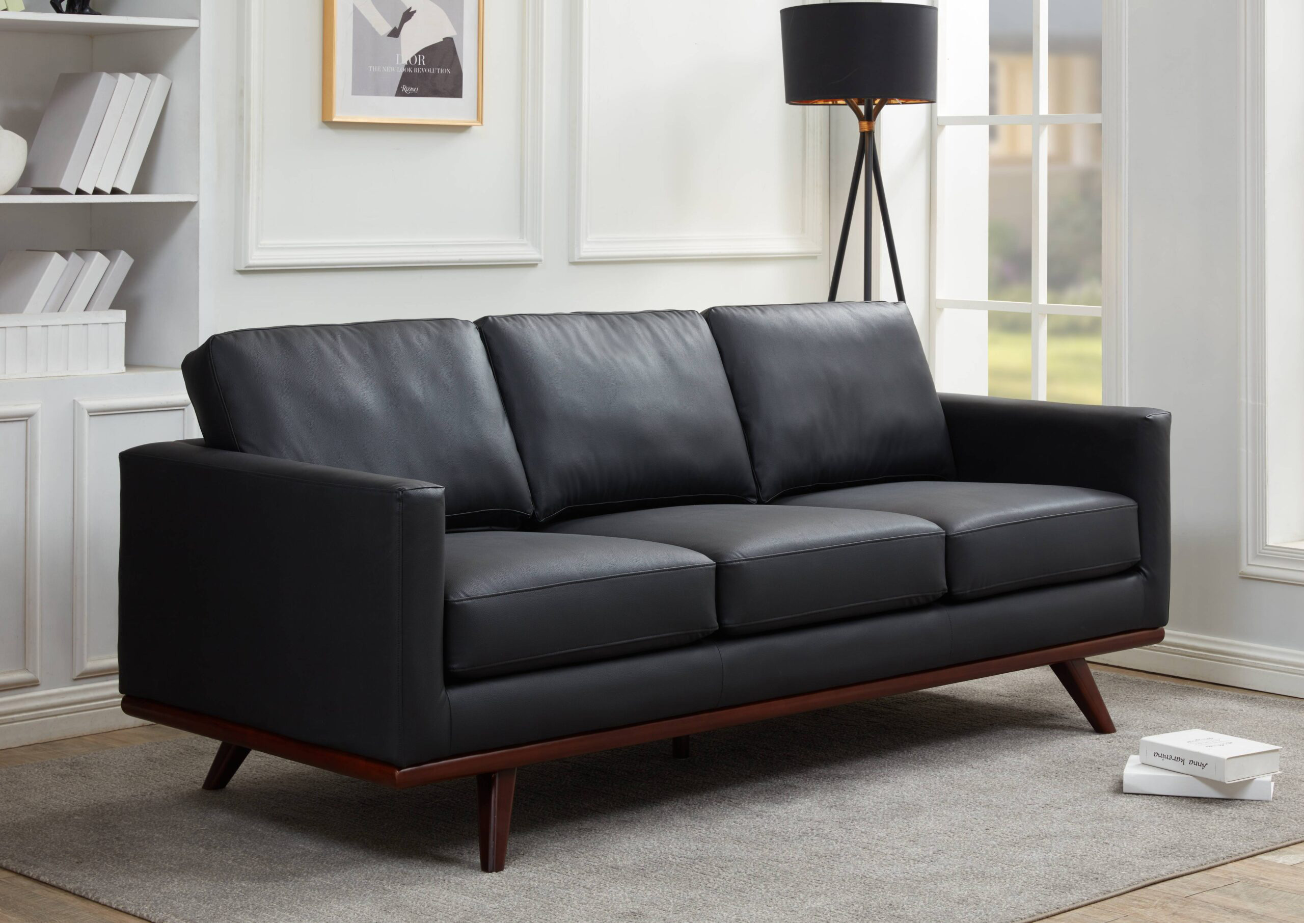 LeisureMod Chester Modern Leather Sofa With Birch Wood Base - Black