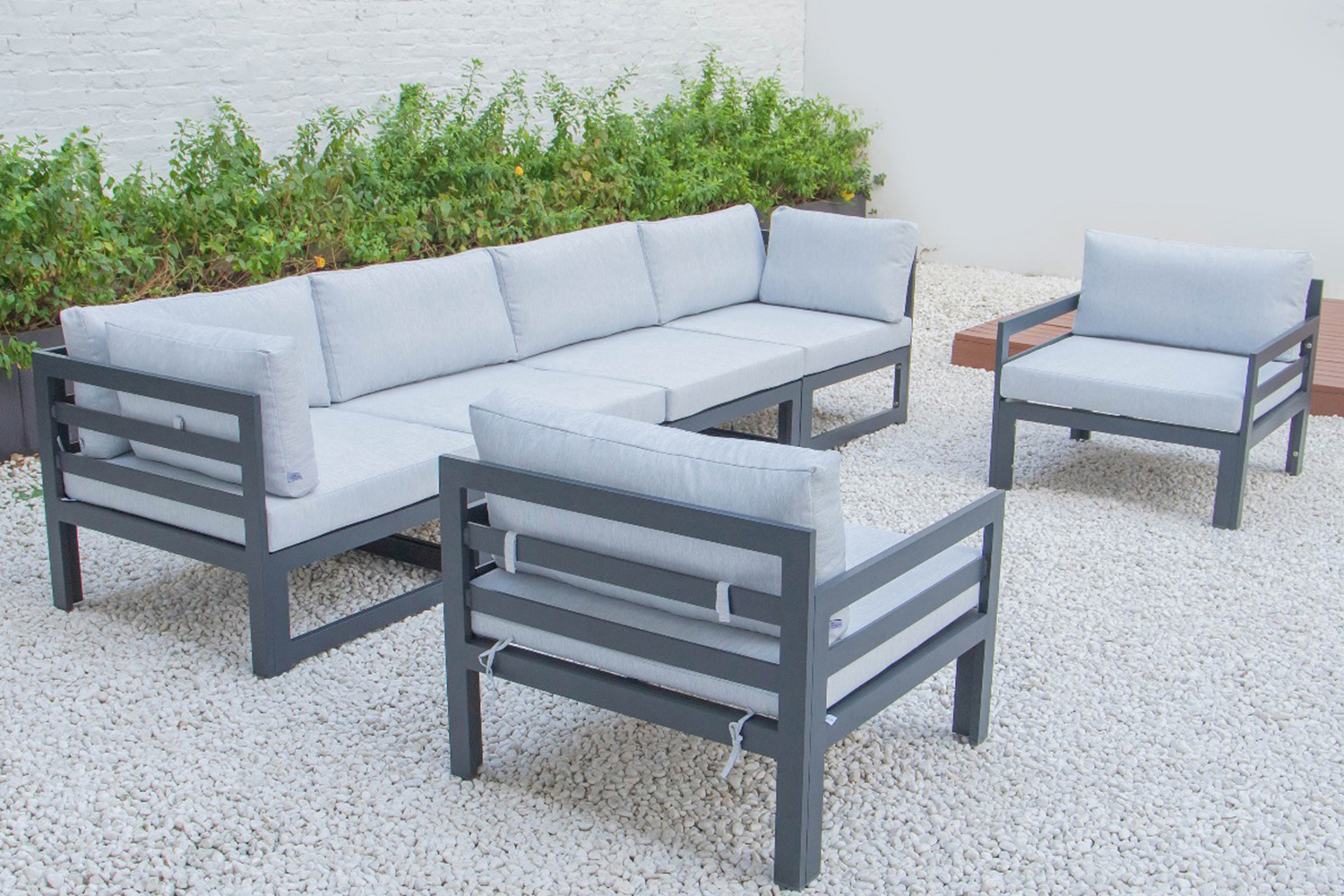 LeisureMod Chelsea 6-Piece Patio Armchair Sectional Black Aluminum with Cushions - Light Gray