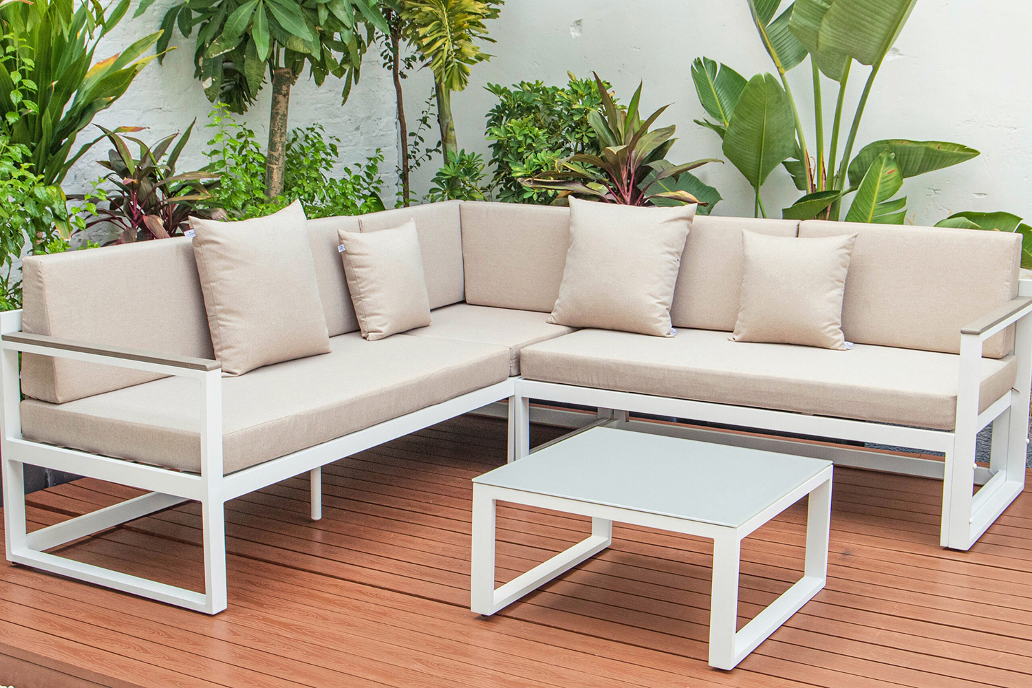 LeisureMod Chelsea White Sectional with Adjustable Headrest and Coffee Table with Cushions - Beige