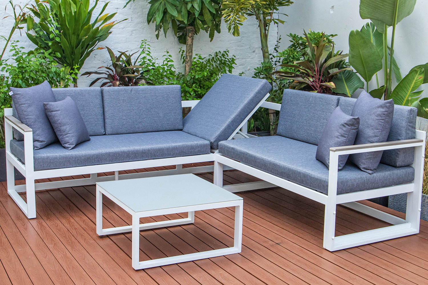 LeisureMod Chelsea White Sectional with Adjustable Headrest and Coffee Table with Cushions - Blue