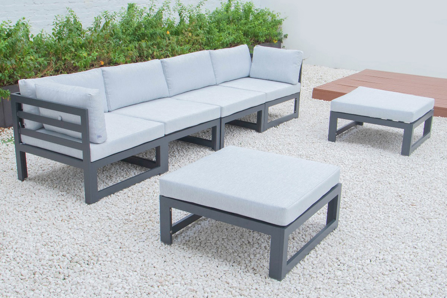 LeisureMod Chelsea 6-Piece Patio Ottoman Sectional Black Aluminum with Cushions - Light Gray