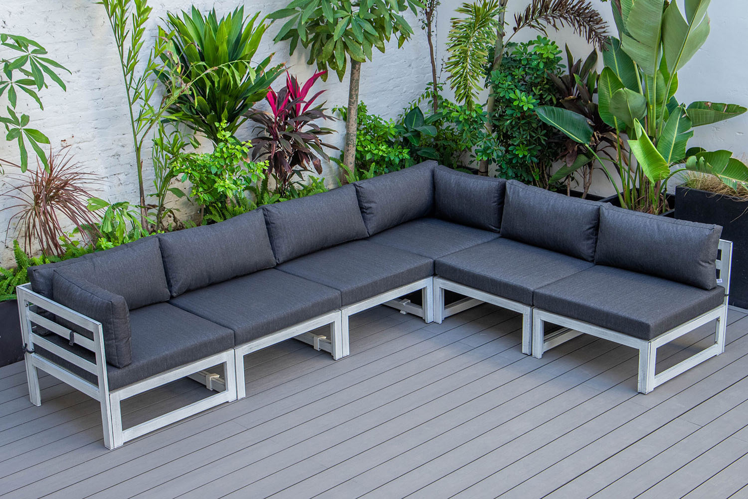 LeisureMod Chelsea 6-Piece Patio Sectional In Weathered Gray Aluminum with Cushions - Black