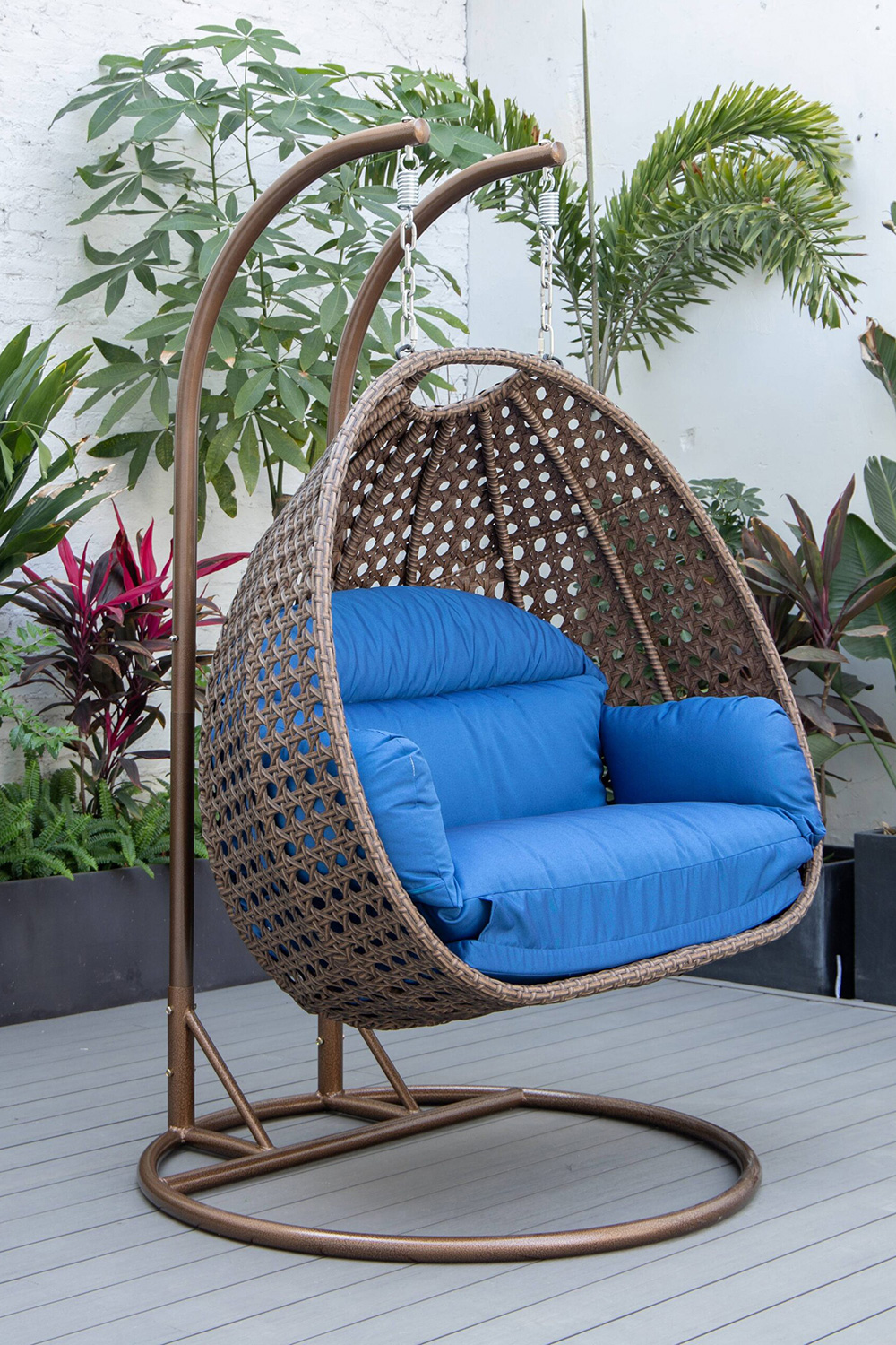 LeisureMod Mendoza Dark Brown Wicker Hanging 2 Person Egg Swing Chair - Blue