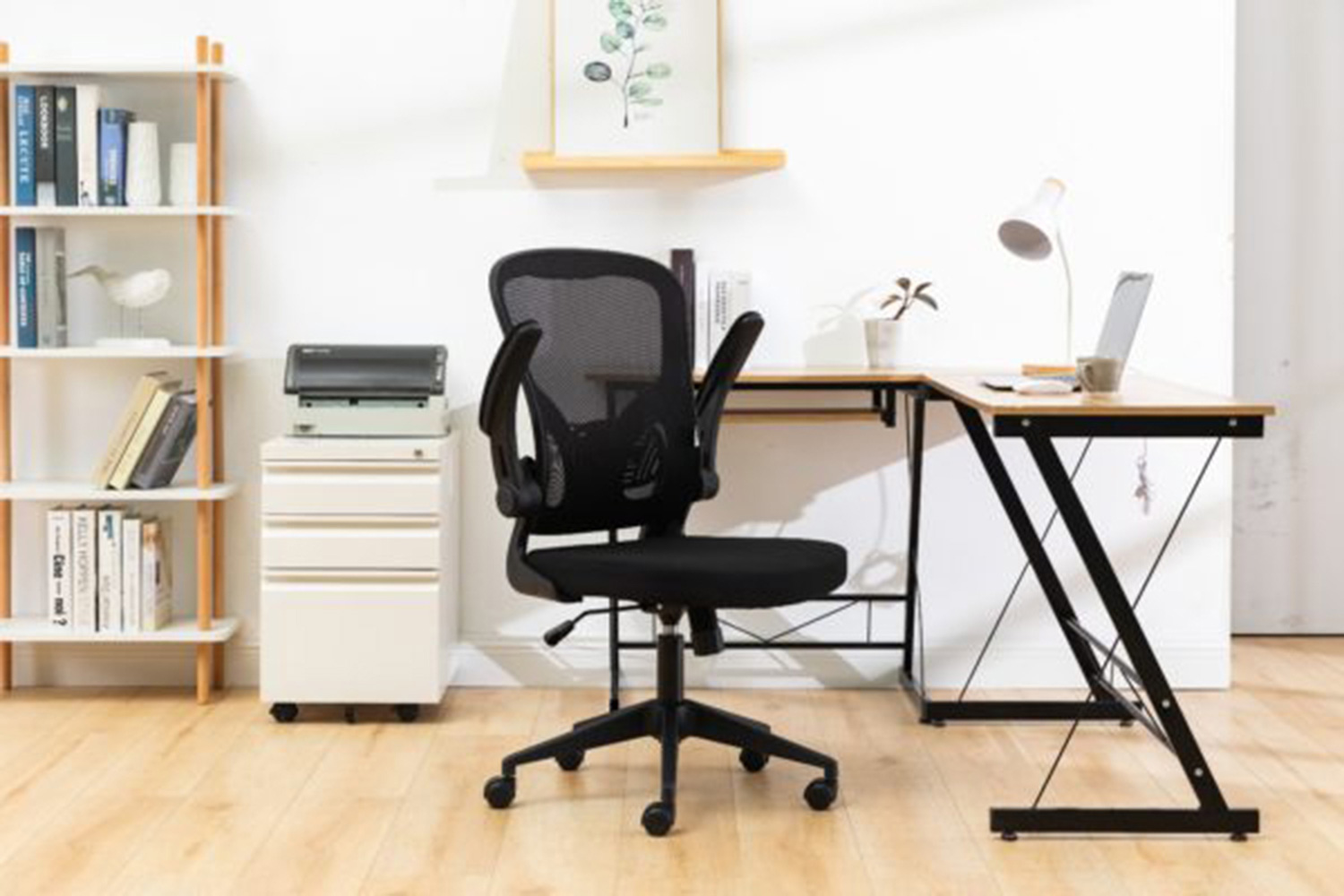 LeisureMod™ Newton Mesh Office Chair - Black