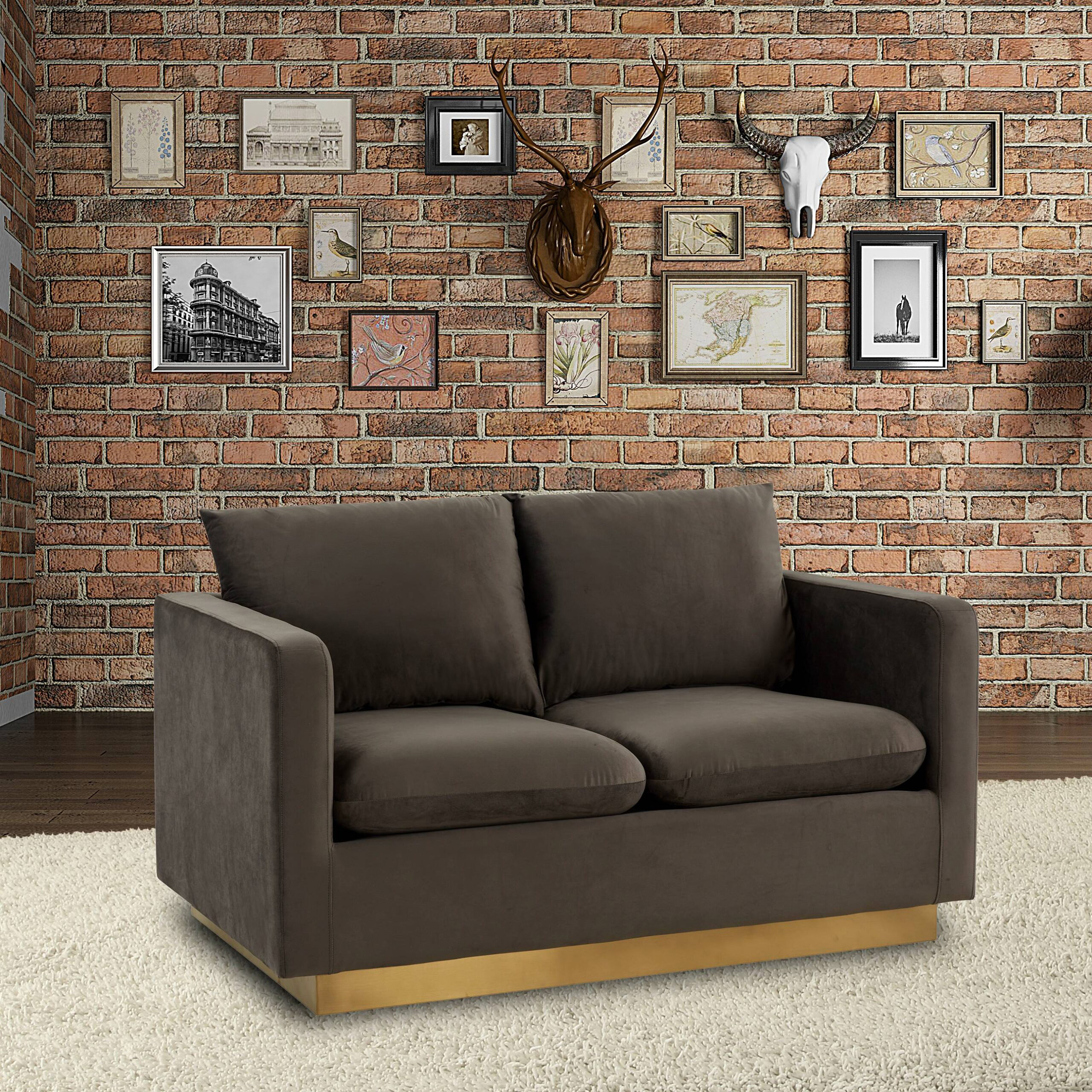 LeisureMod Nervo Modern Mid-Century Upholstered Velvet Loveseat with Gold Base - Dark Gray