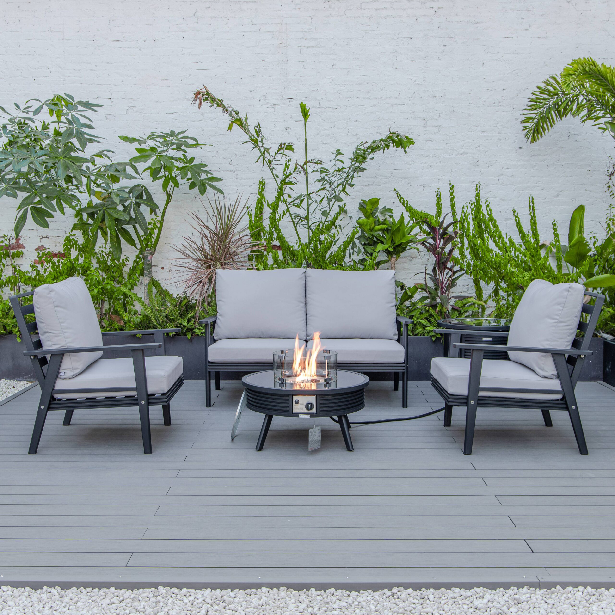 LeisureMod Walbrooke Modern Black Patio Conversation With Round Fire Pit With Slats Design & Tank Holder - Light Gray