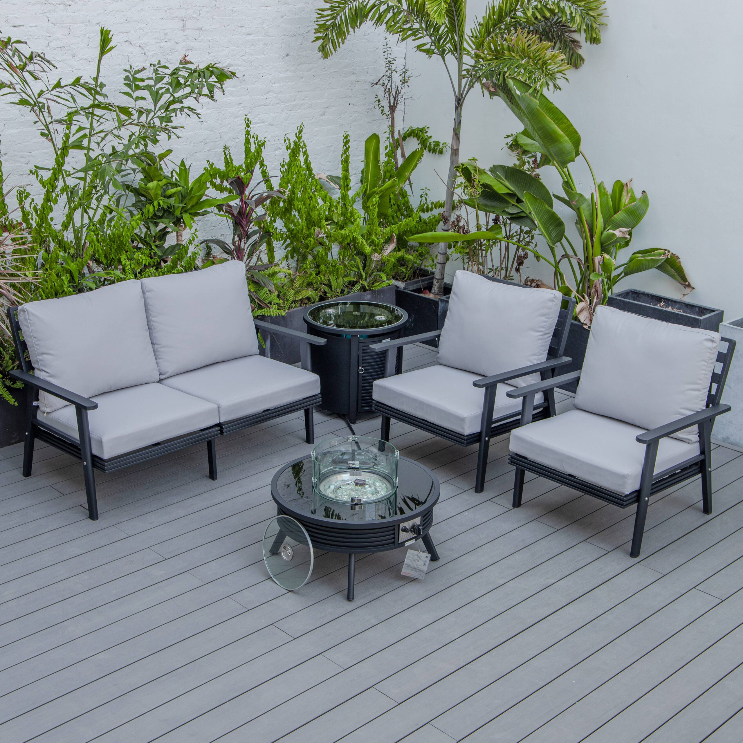 LeisureMod Walbrooke Modern Black Patio Conversation With Round Fire Pit With Slats Design & Tank Holder - Light Gray