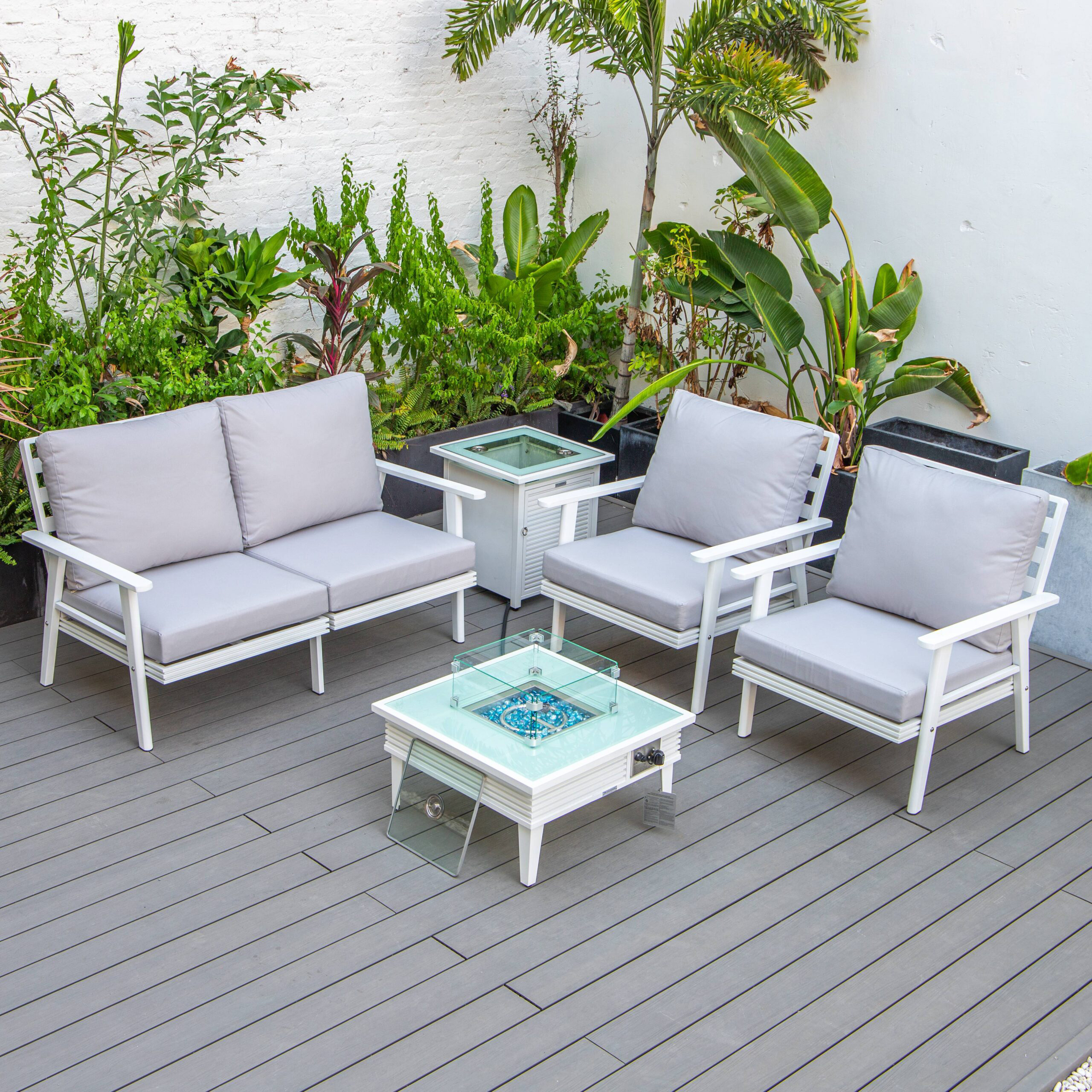 LeisureMod™ Walbrooke Modern White Patio Conversation With Square Fire Pit With Slats Design & Tank Holder - Light Gray