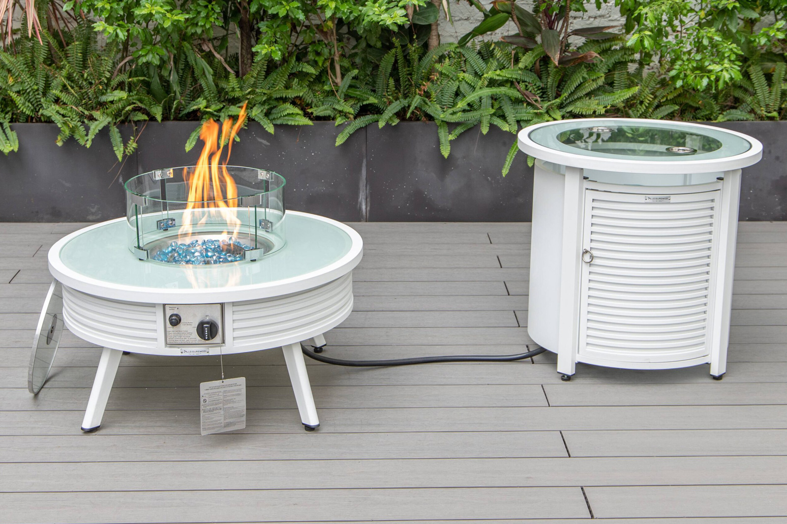 LeisureMod Walbrooke Modern White Patio Conversation With Round Fire Pit With Slats Design & Tank Holder - Beige