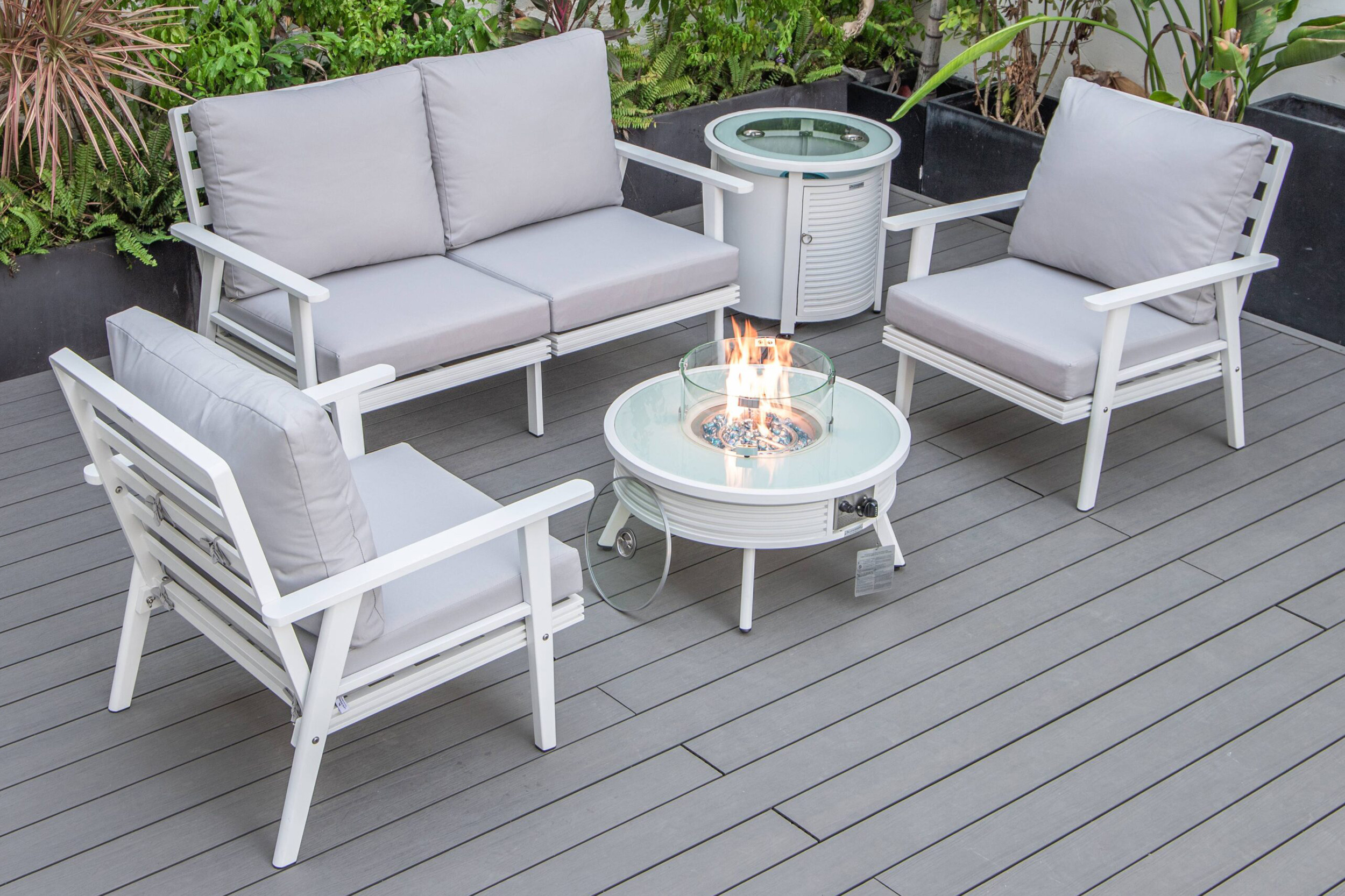 LeisureMod Walbrooke Modern Black Patio Conversation With Round Fire Pit With Slats Design & Tank Holder