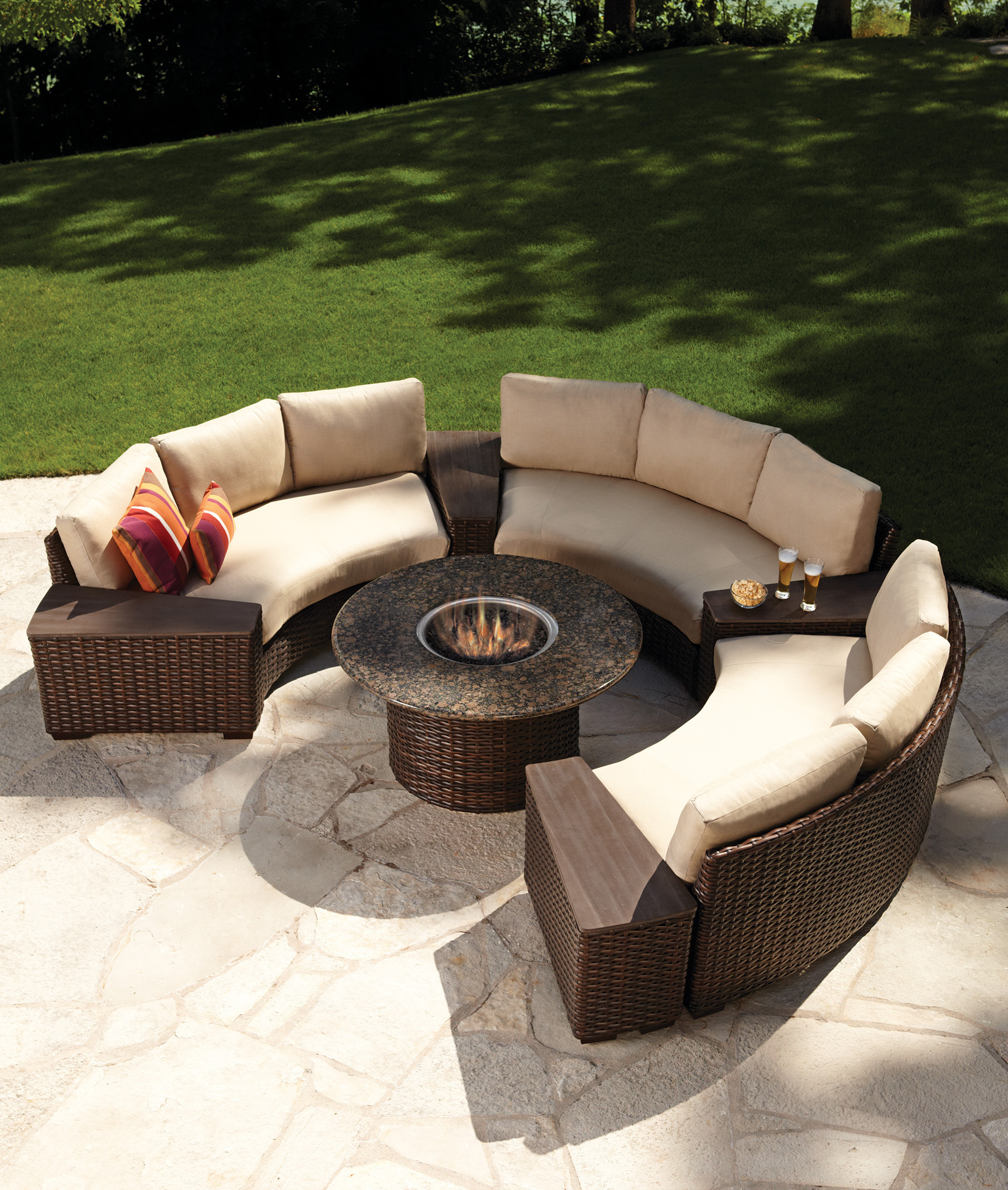 Lloyd Flanders - Contempo 48" Round Fire Table