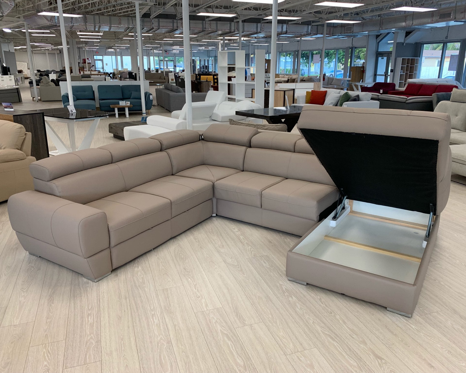 Maxima Vento Large Sleeper Sectional - Gray, Right Corner