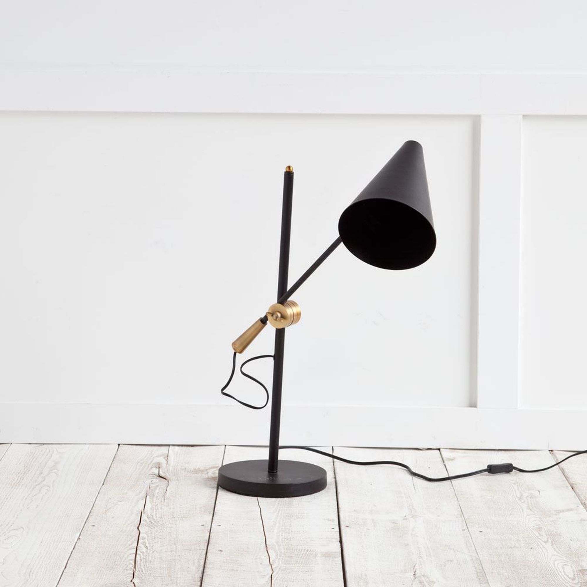 Mercana - Fragon I Adjustable Cone Shade Table Lamp