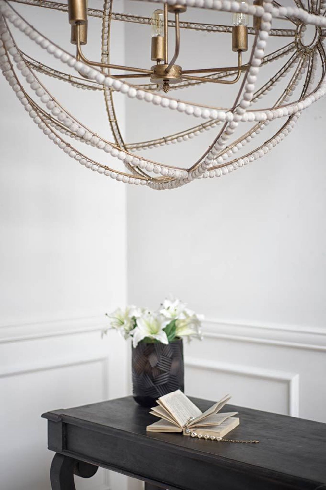 Mercana - Ava White Gold Metal and White Wood Beaded Six Bulb Chandelier