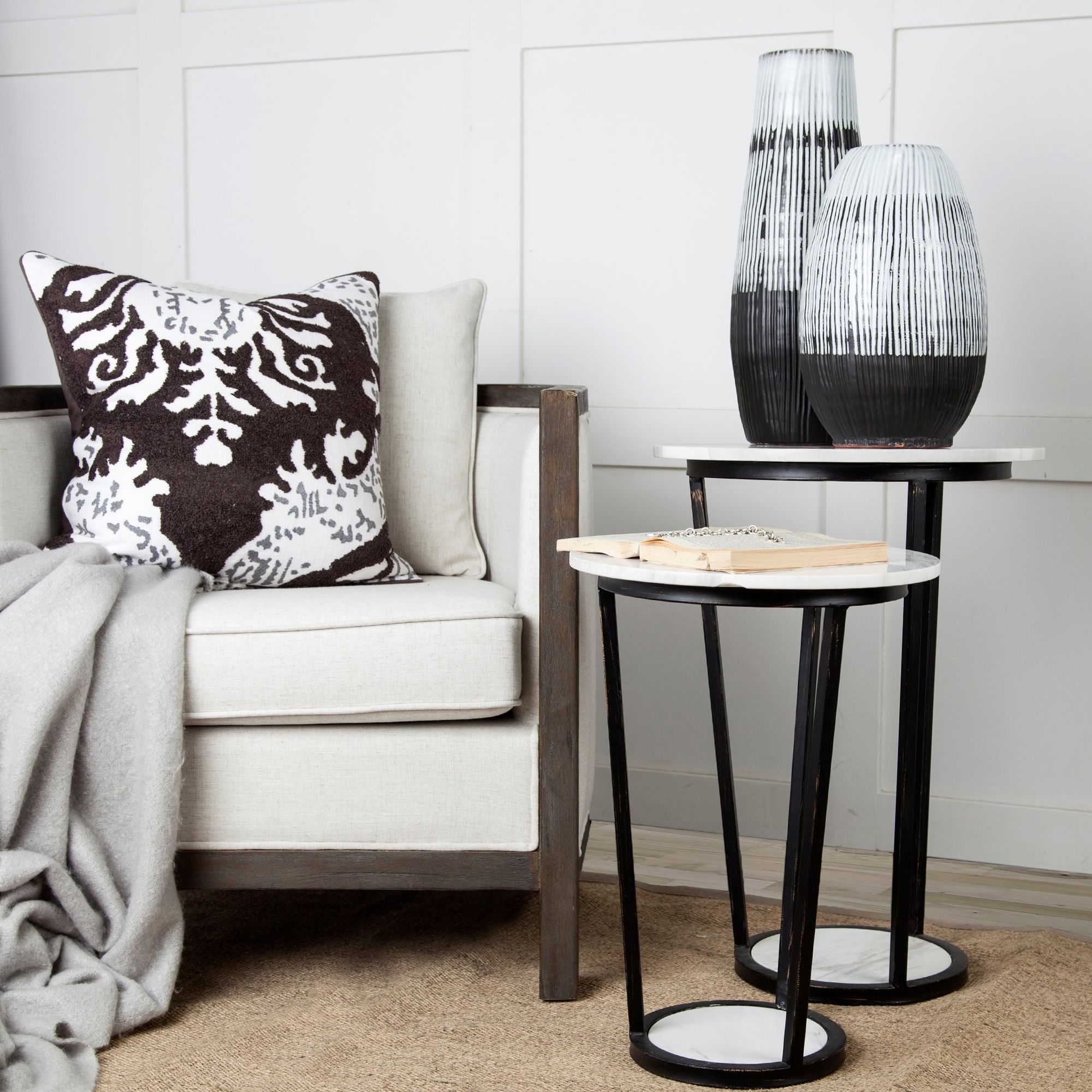 Mercana Bombola Round Small Accent Table with Black Metal Frame - White