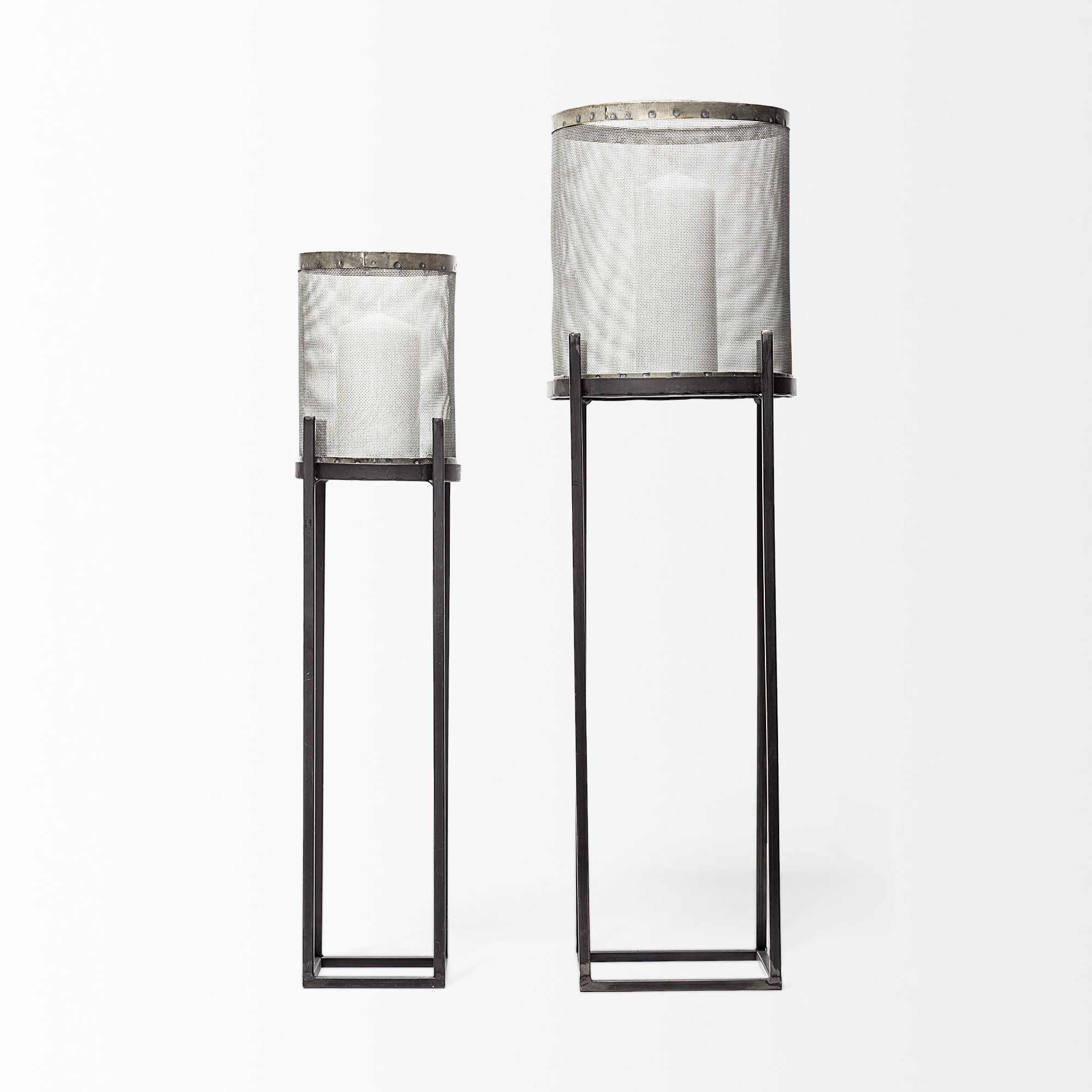 Mercana - Steen Black Meshed Metal Candle Holder Lanterns (Set of 2)