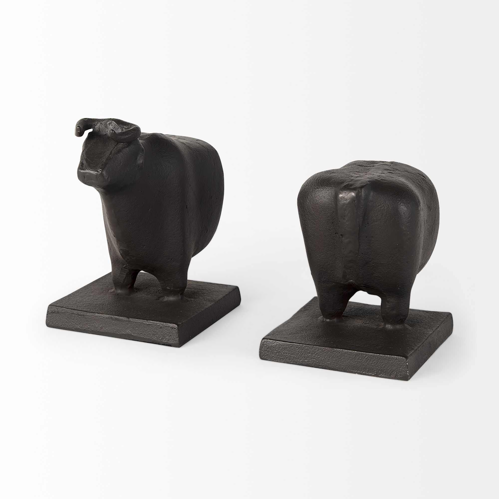 Mercana - Taurus III 9L x 4W Black Cast Aluminum Bull Bookends (Set of 2)