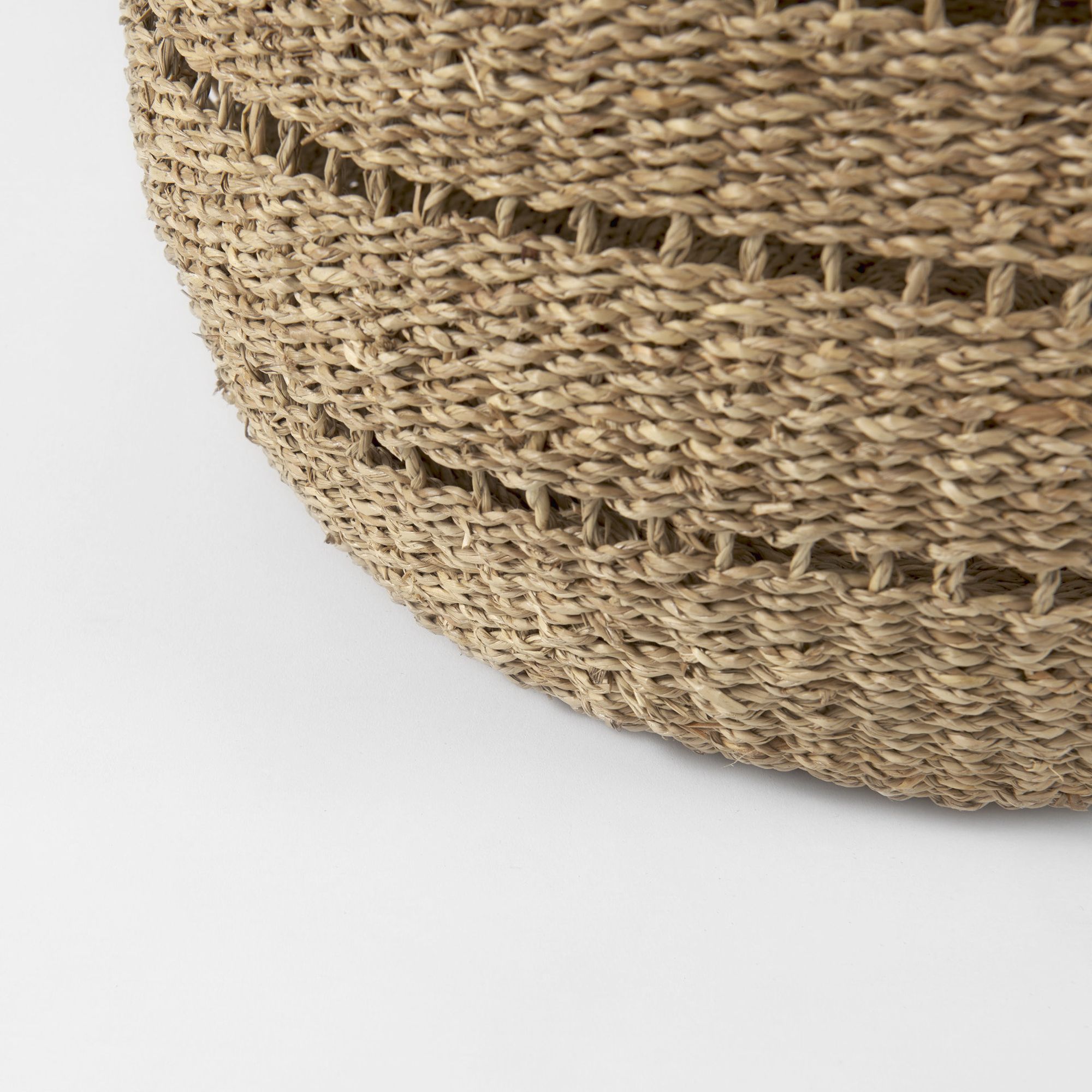 Mercana - Hayes Medium Brown Seagrass Round Basket with Stripe Pattern (Set of 2)