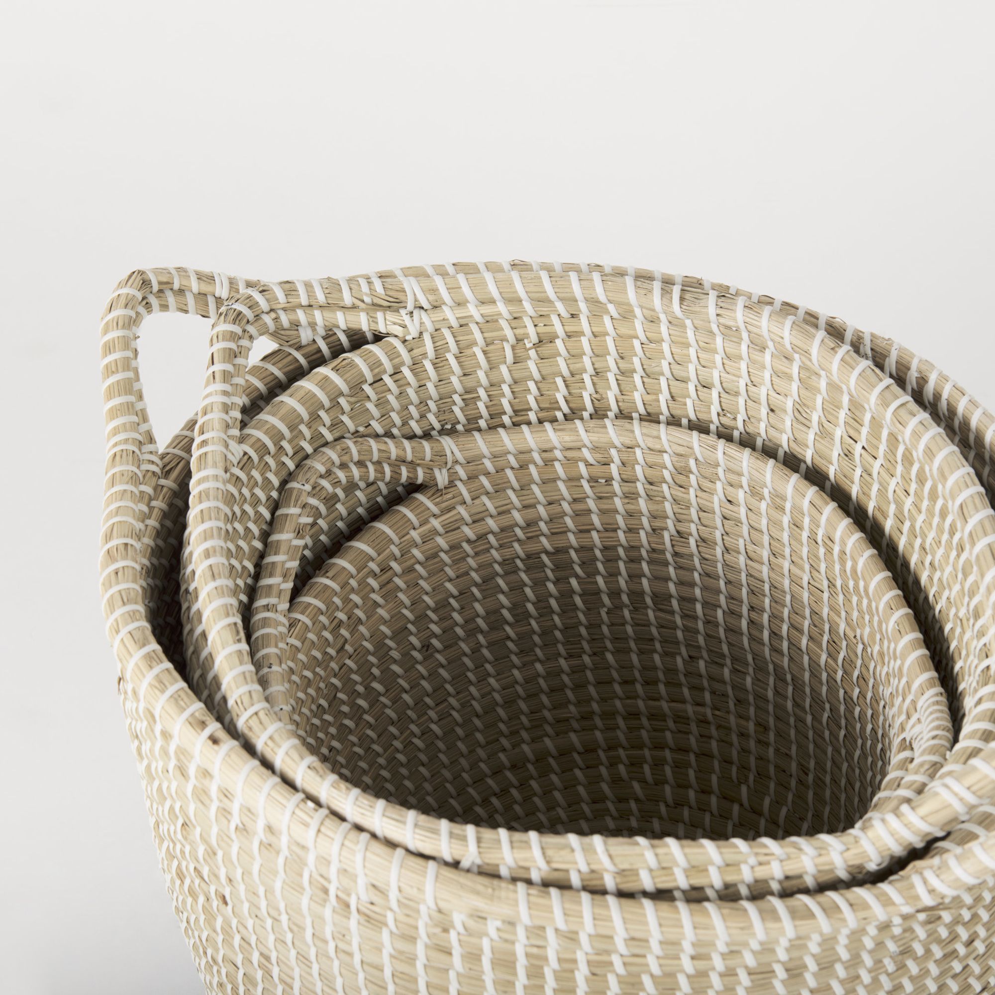 Mercana Maddie Round Basket with Black Dipped Seagrass (Set of 3) - Beige/Black