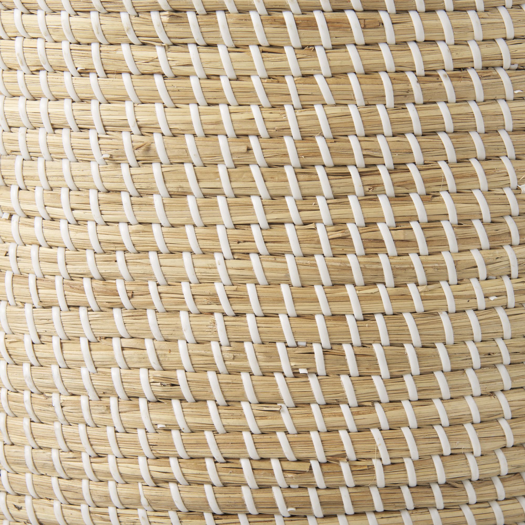 Mercana - Olivia Beige Seagrass Basket with Lid and Handles (Set of 3)