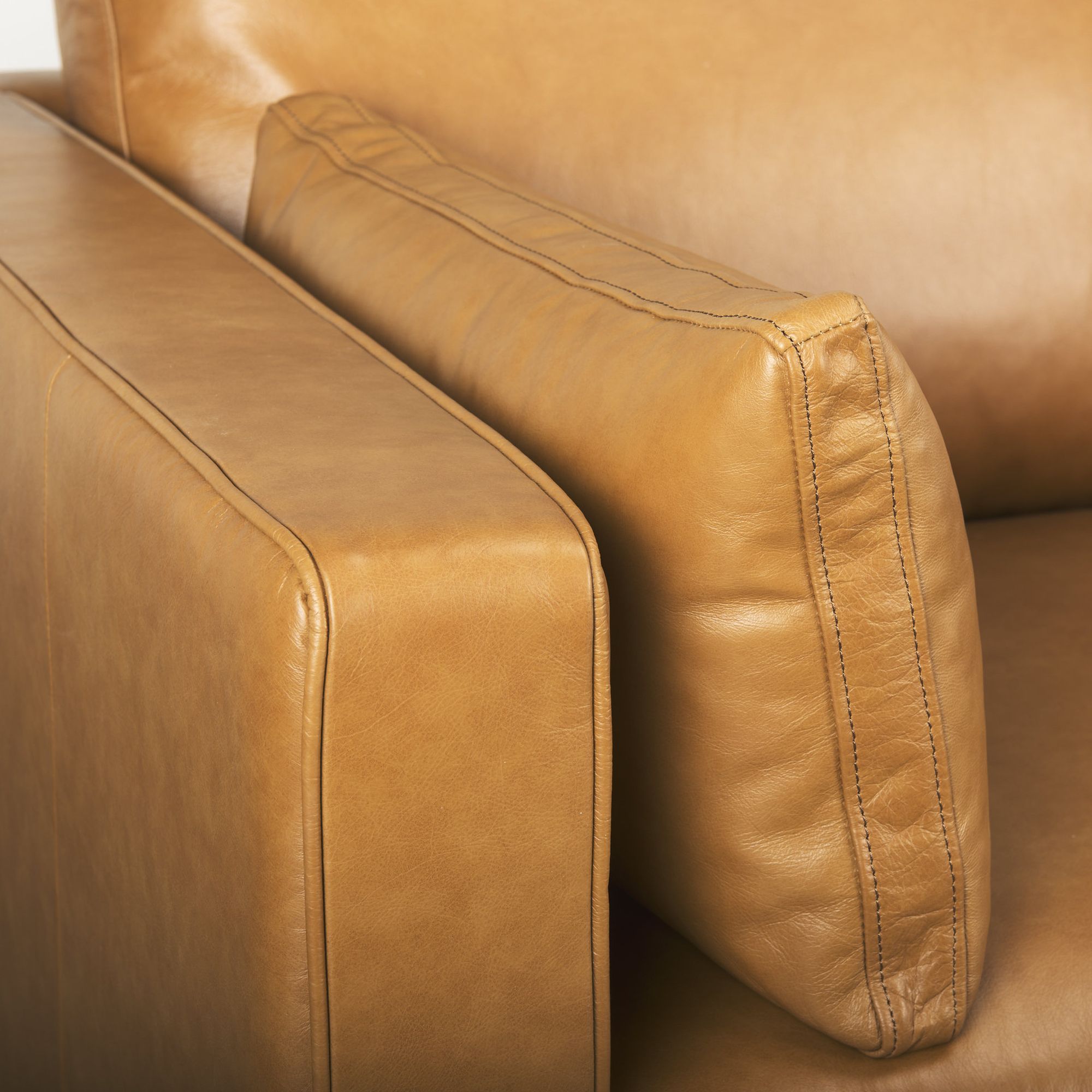 Mercana - Elton Loveseat in Tan, Leather