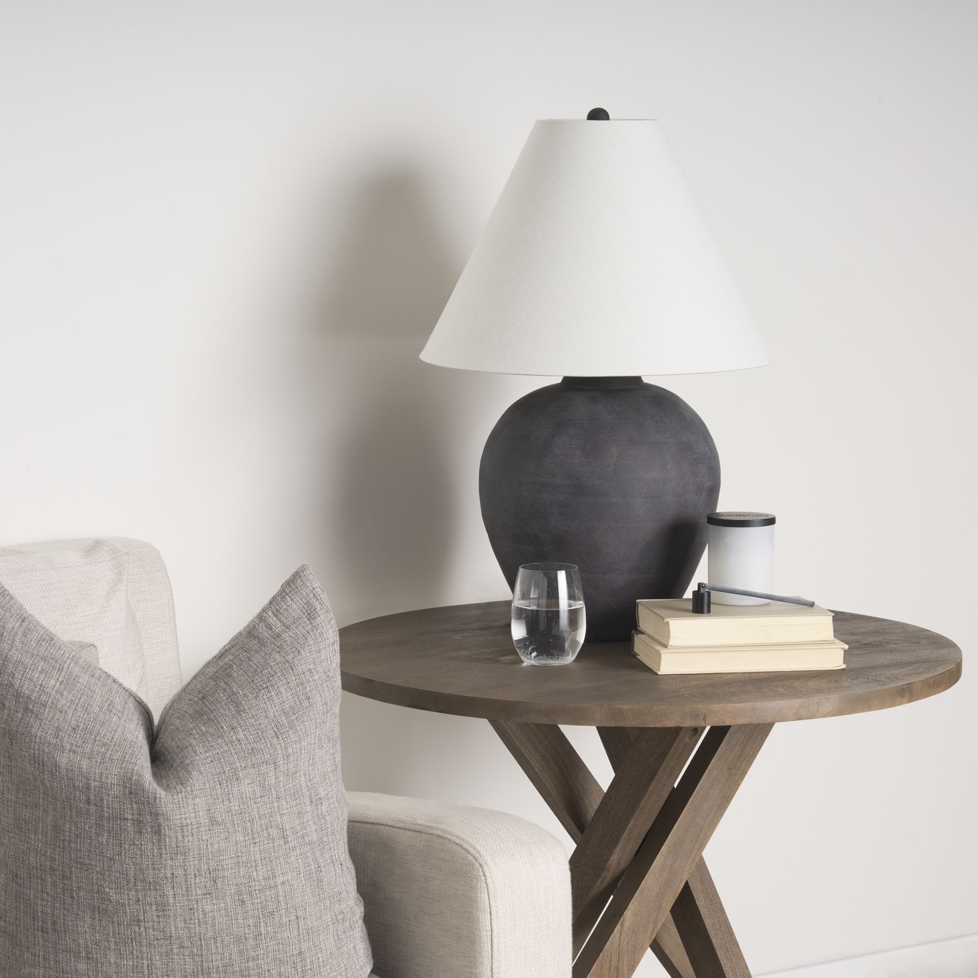 Mercana Marvin Ceramic Table Lamp - Black