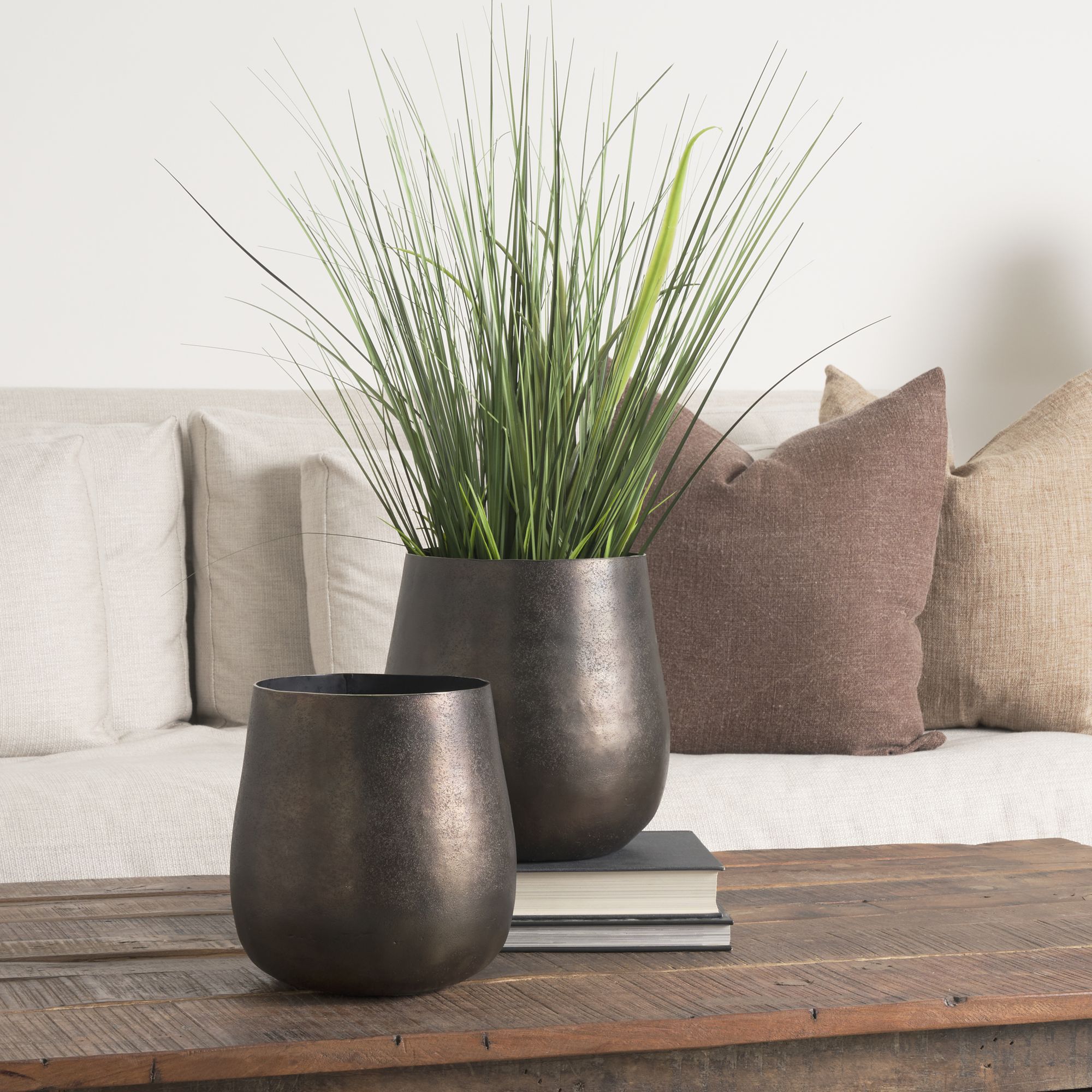 Mercana Quade Small Metal Planter - Gold