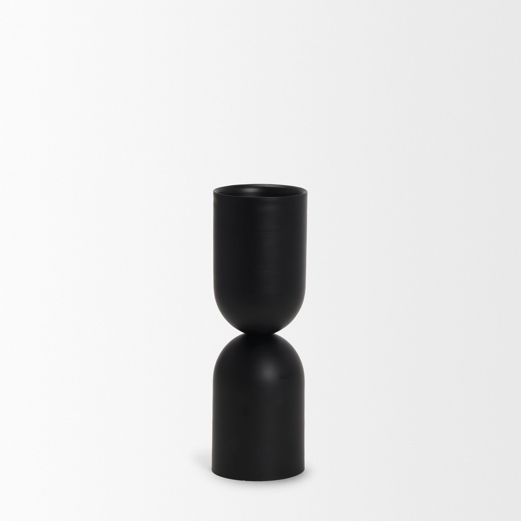 Mercana Qamra Medium Black Metal Pillar Candle Holder