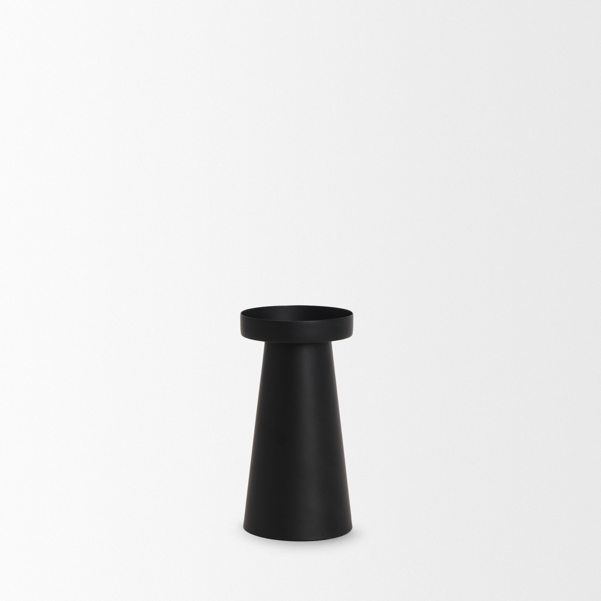 Mercana Quadir Short Matte Black Metal Candle Holder