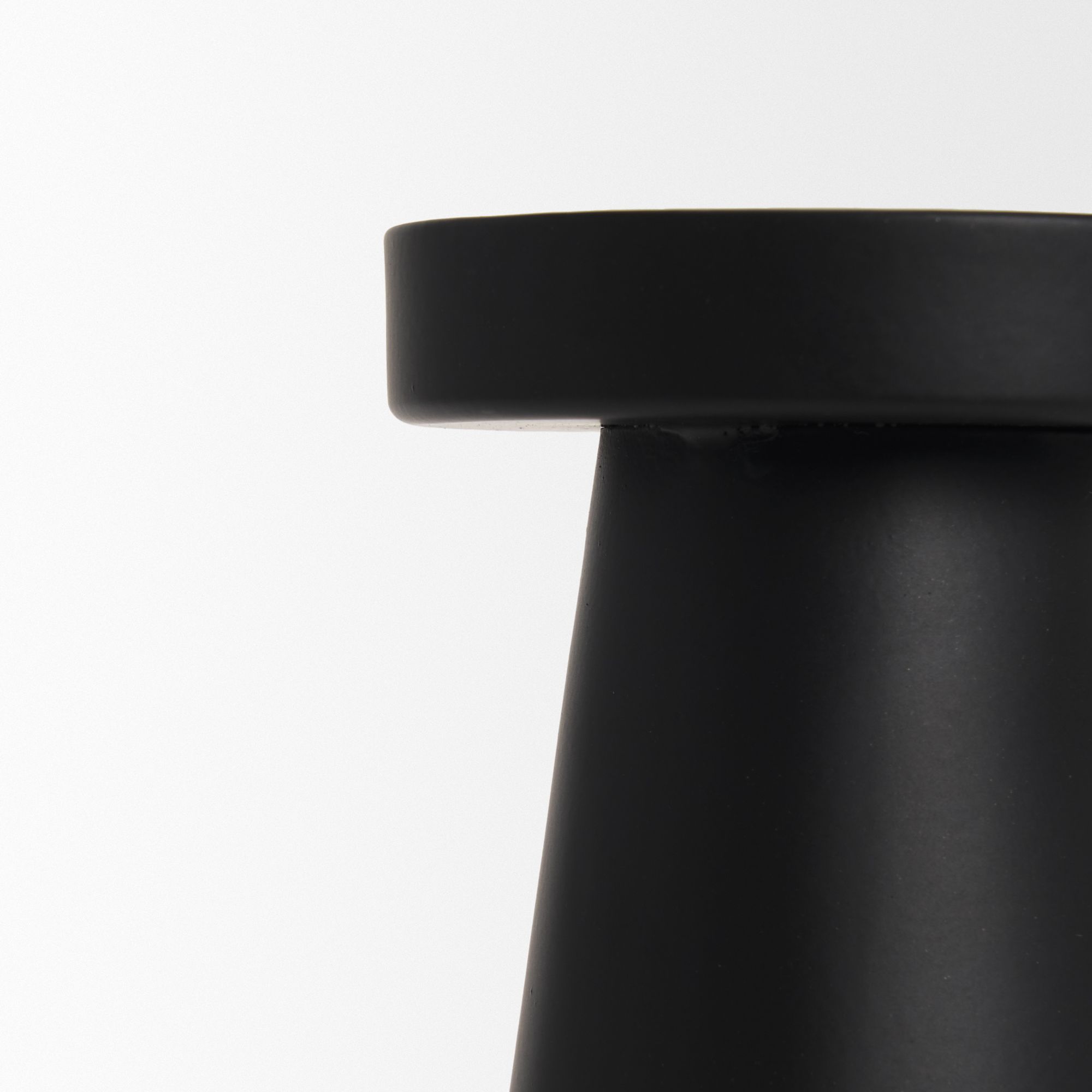 Mercana Quadir Short Matte Black Metal Candle Holder