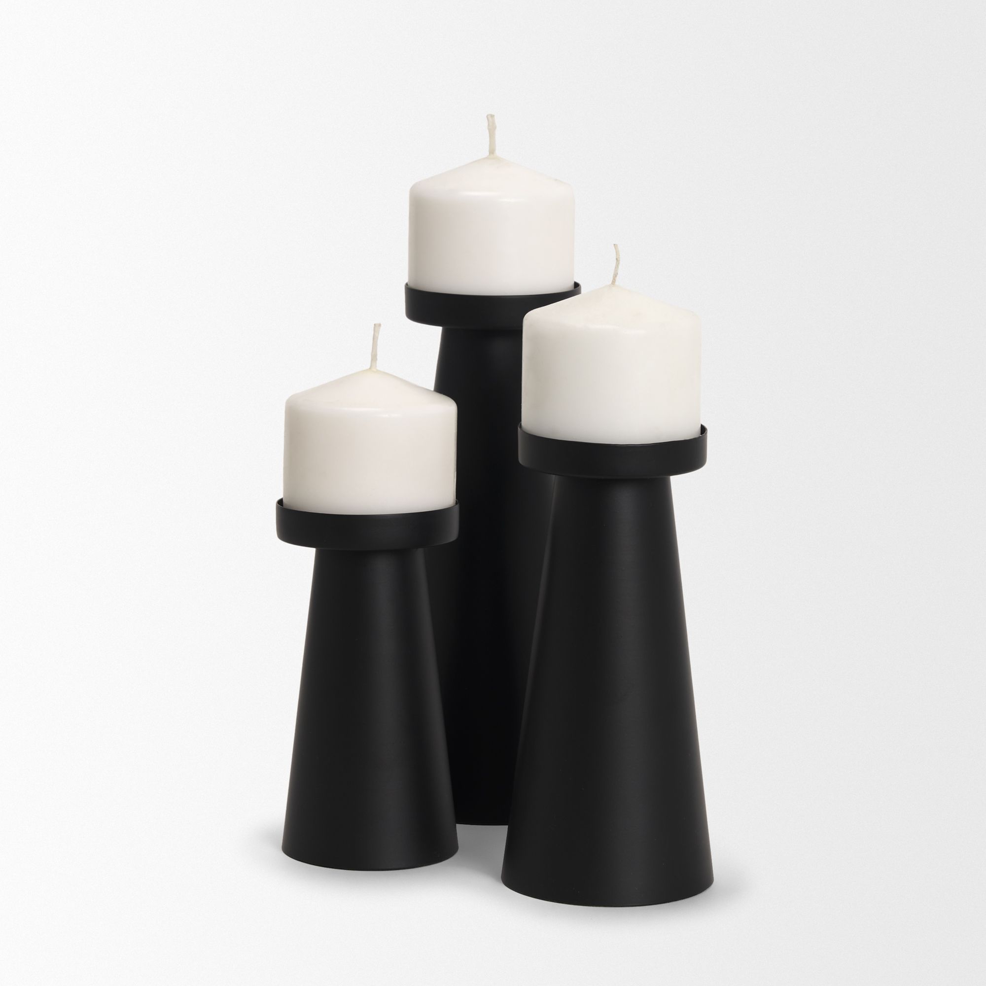 Mercana Quadir Short Matte Black Metal Candle Holder