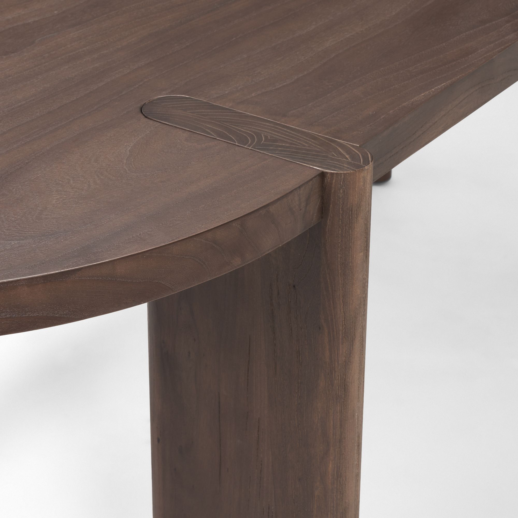 Mercana Sohan Oval Dining Table - Dark Brown