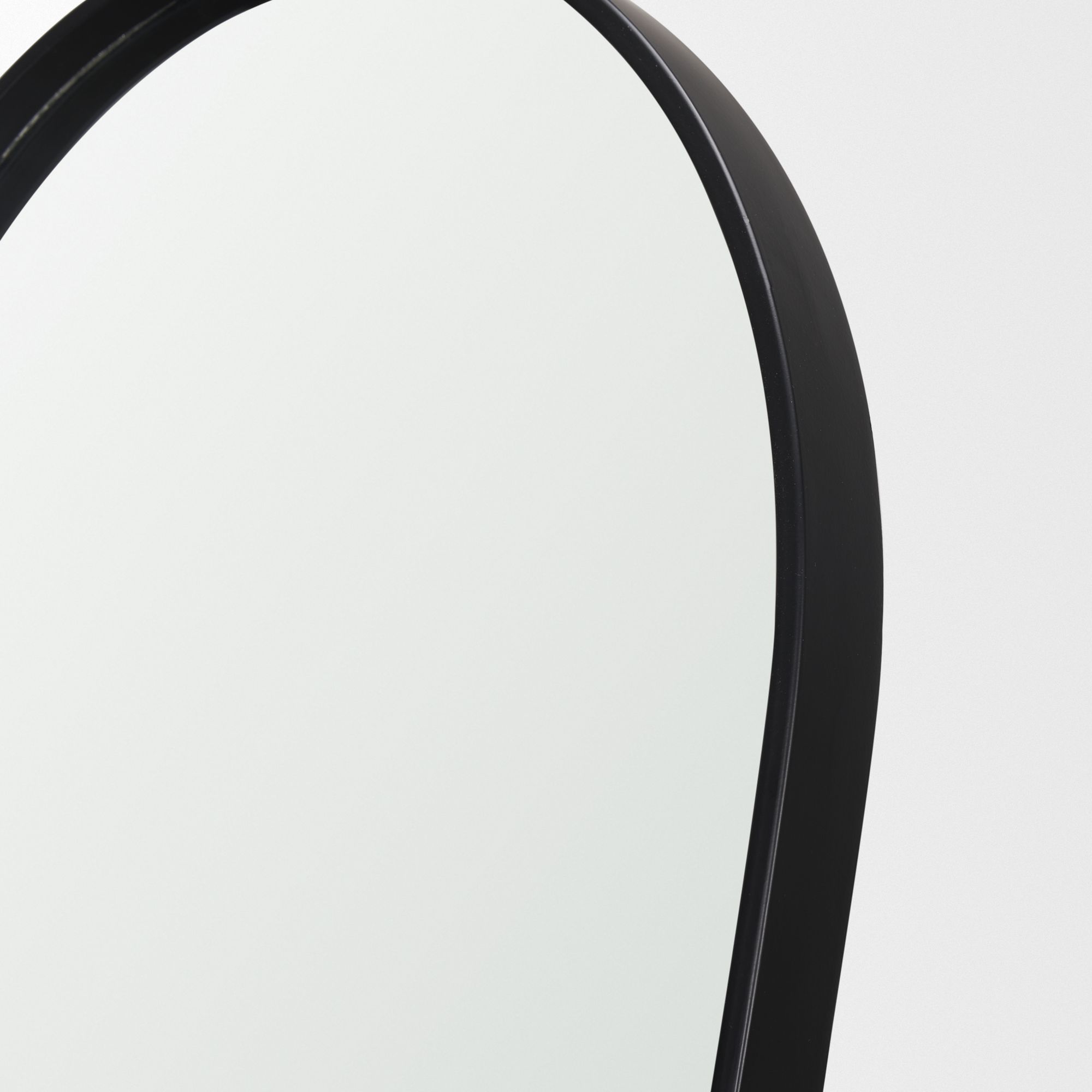 Mercana - Tillie Oblong Matte Black Metal Standing Floor Mirror